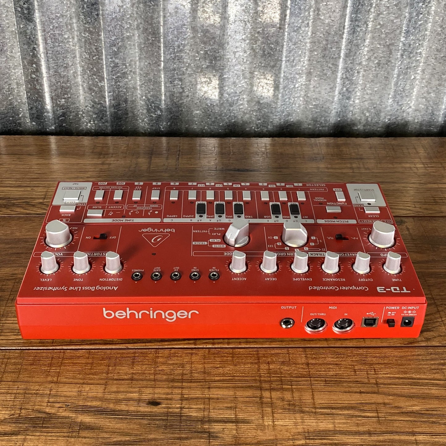 Behringer TD-3-RD Analog Bass Line Synthesizer Red Used
