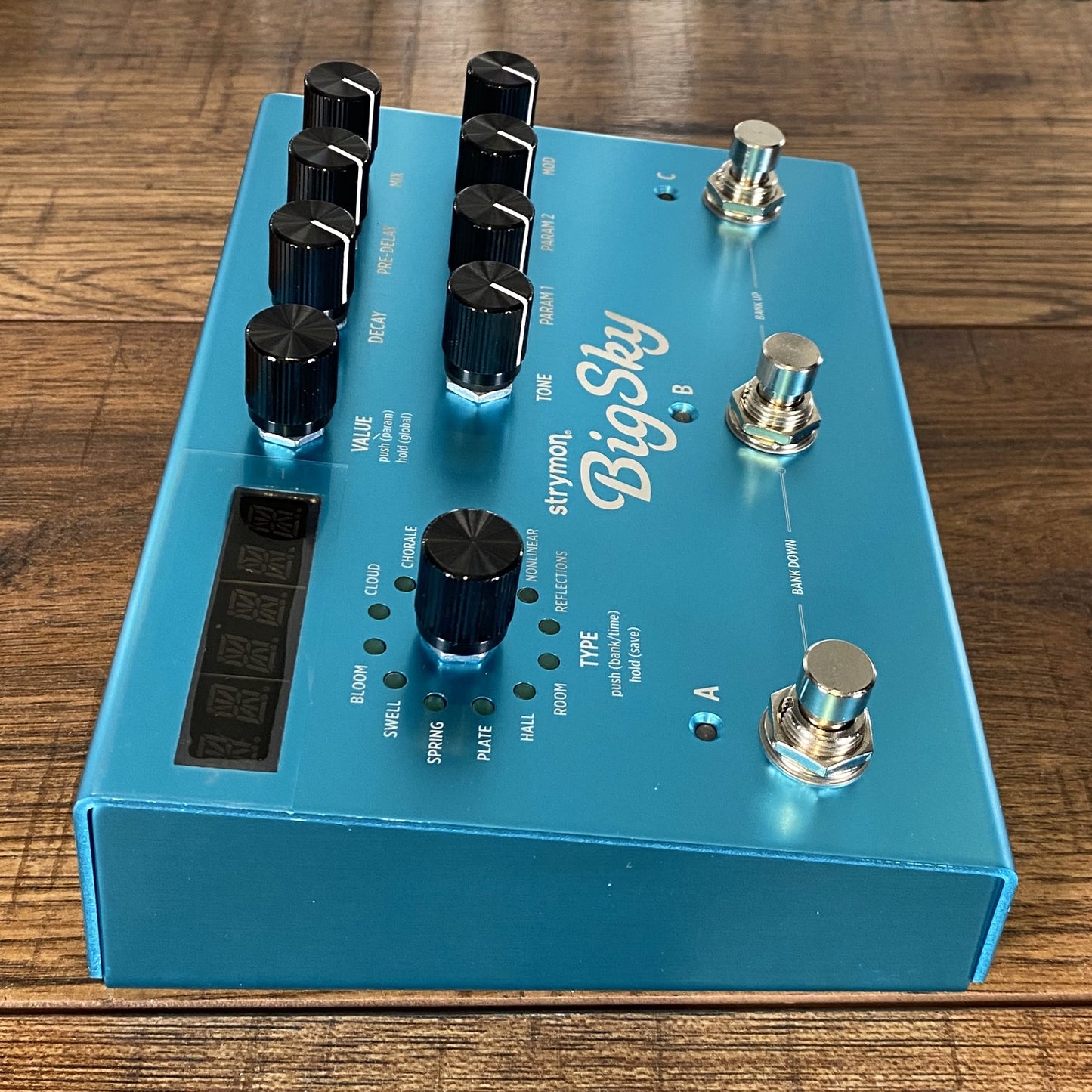 Strymon BigSky Reverberator Guitar Effect Pedal Demo