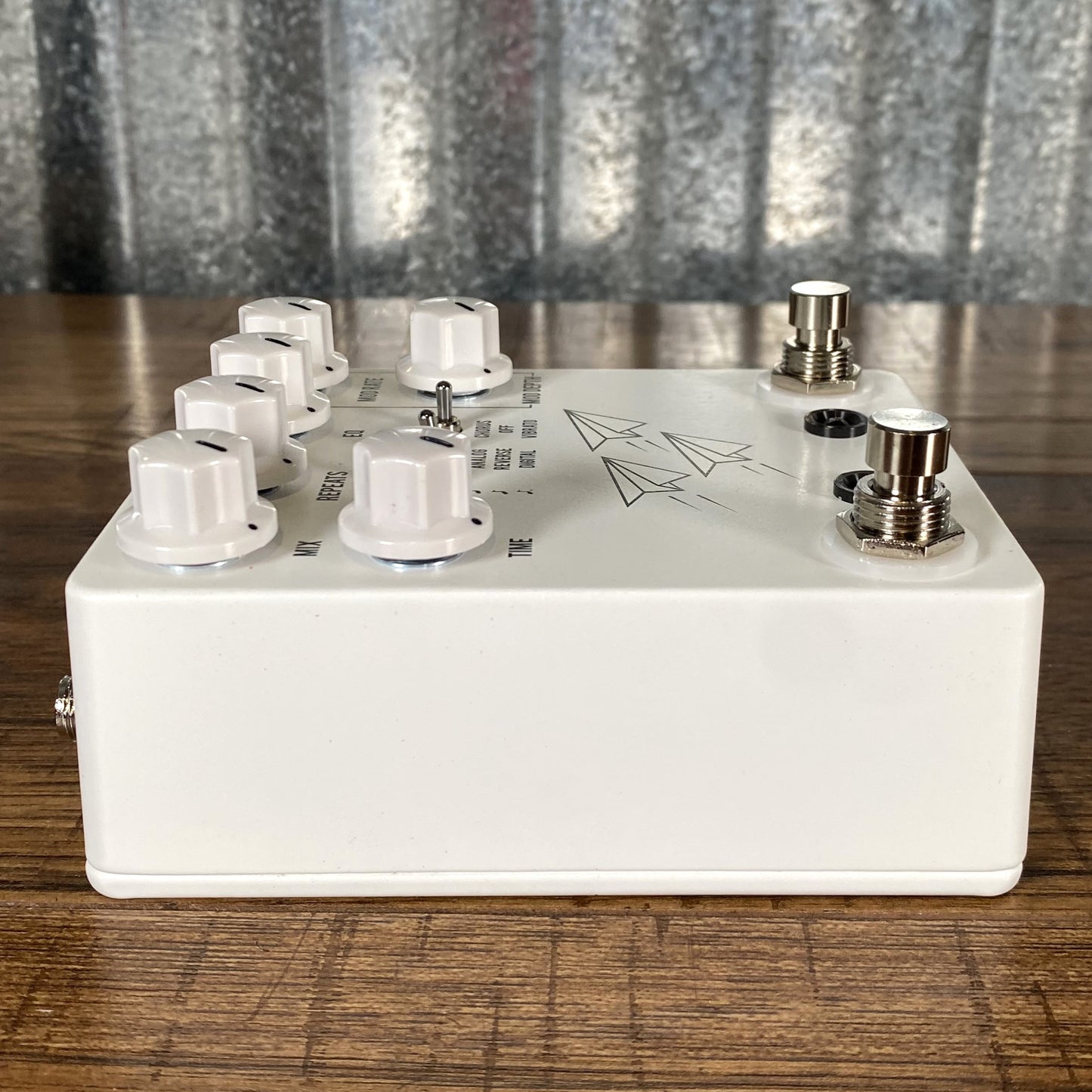 JHS Pedals Flight Delay Reverse Analog Digital with Chorus & Vibrato Guitar Effect Pedal White