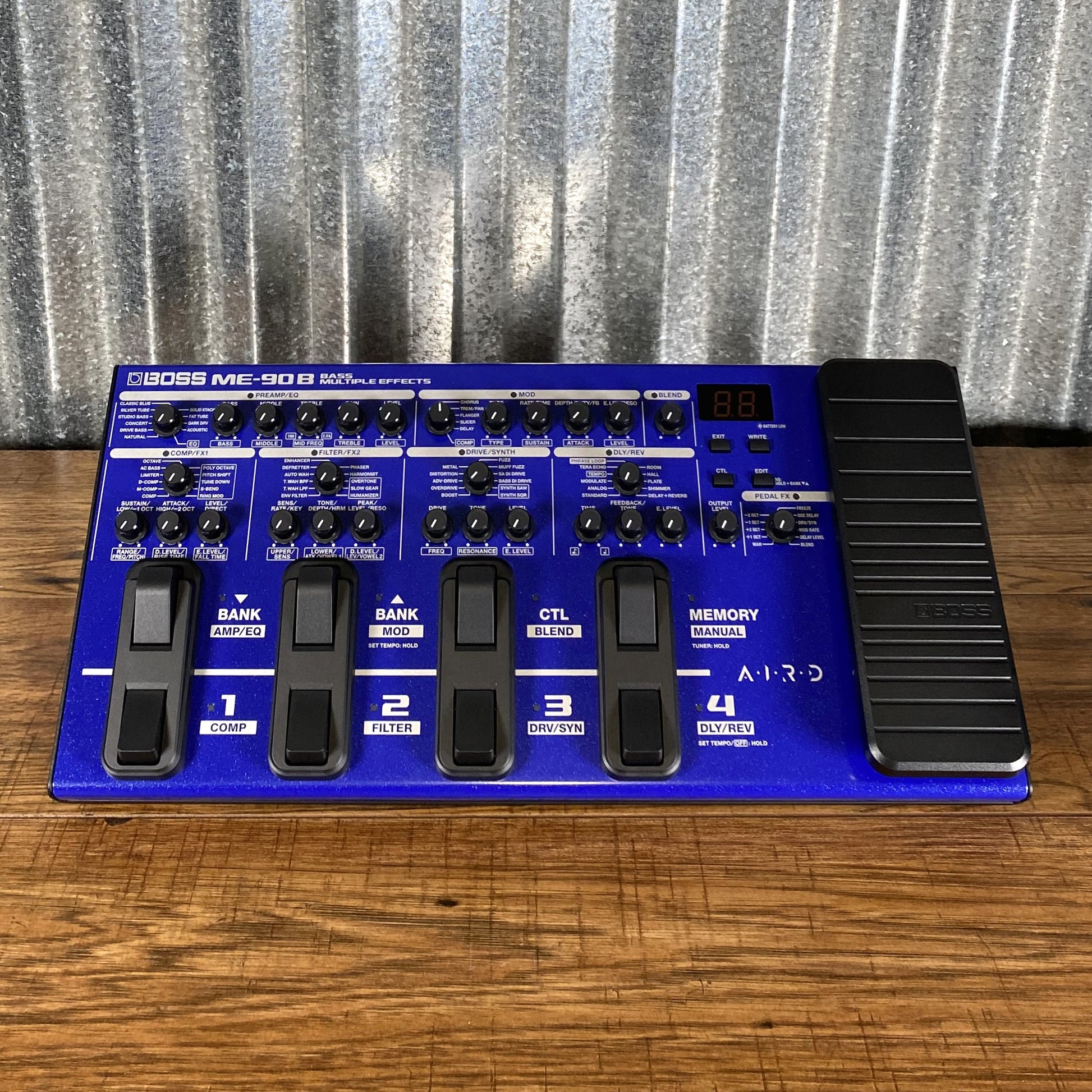 bass multieffekt pedal Boss ME-90B Bass Multi Effect Pedal – Specialty Traders
