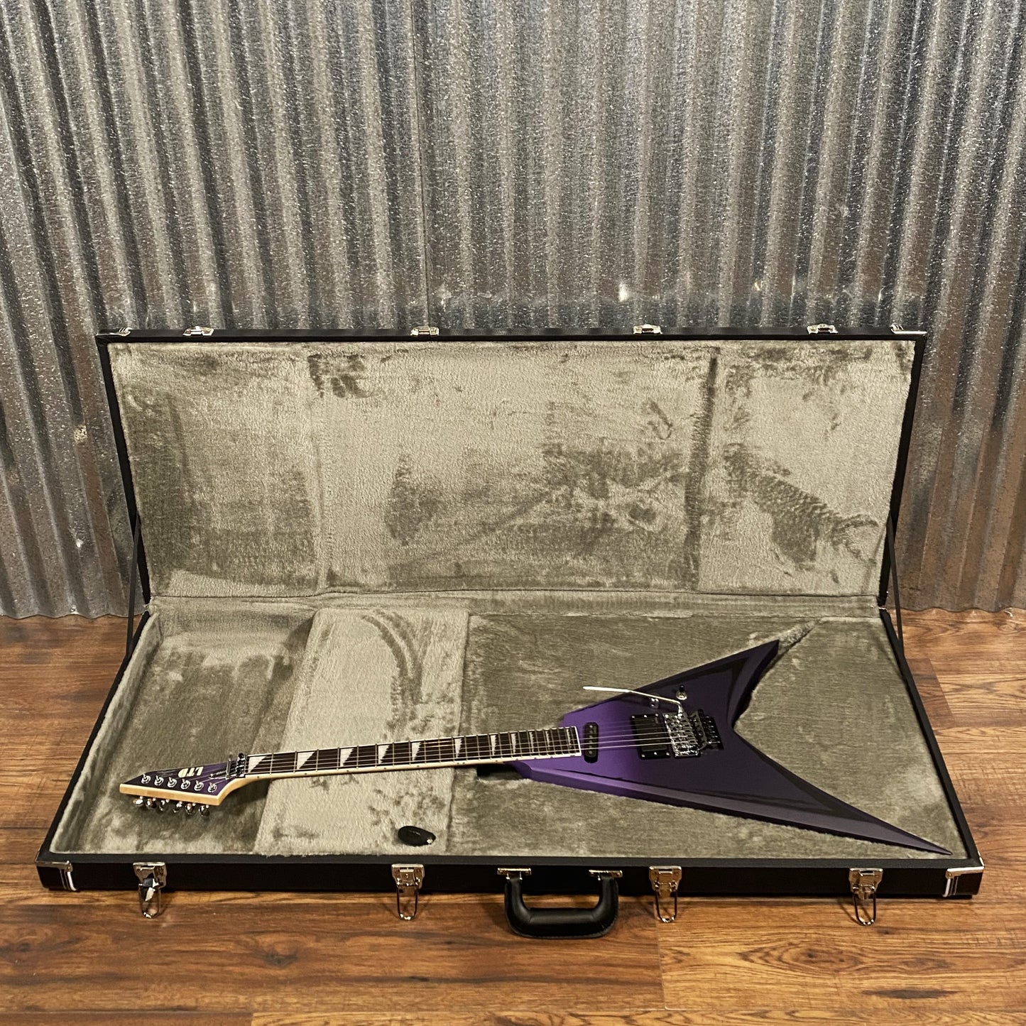 ESP LTD Alexi Laiho Ripped Sawtooth Arrow Purple Fade Satin Guitar & Case ALEXIRIPPED #1363 Used