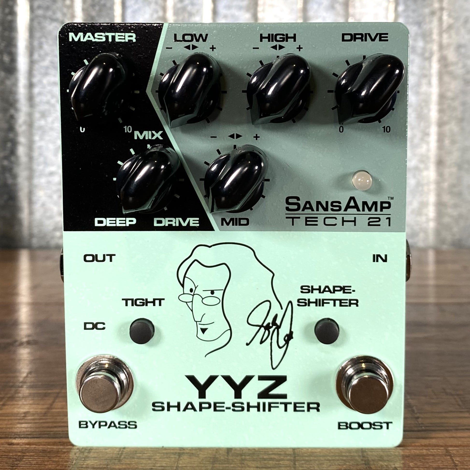 geddy lee yyz pedal Tech 21 NYC SansAmp Geddy Lee YYZ Shape Shifter Preamp Bass Effect Ped – Specialty Traders