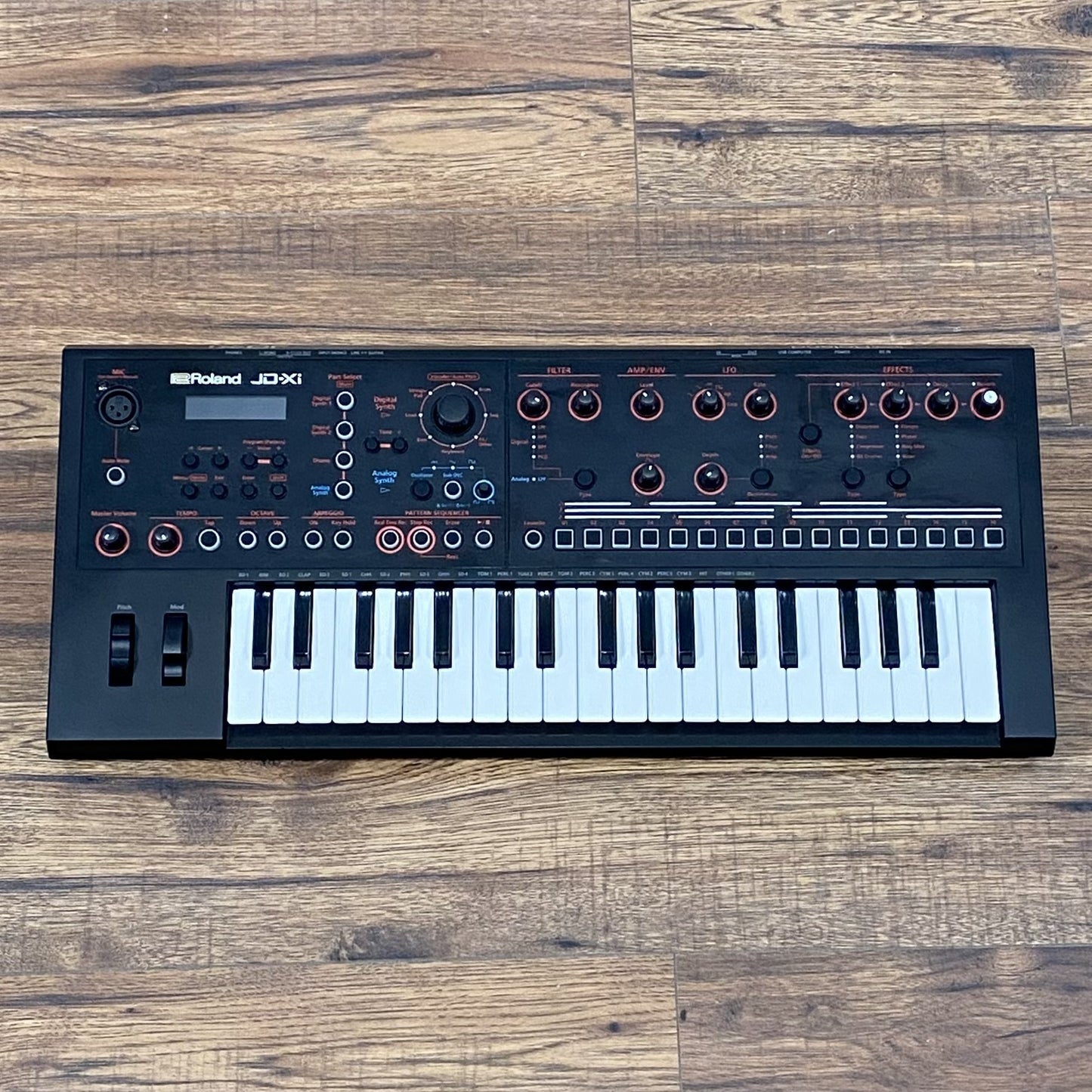 Roland JD-Xi Compact Sequencer Synthesizer Used