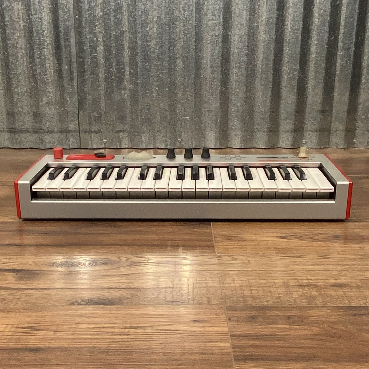Alesis Micron Analog Modeling 37 Key Synthesizer Red Used