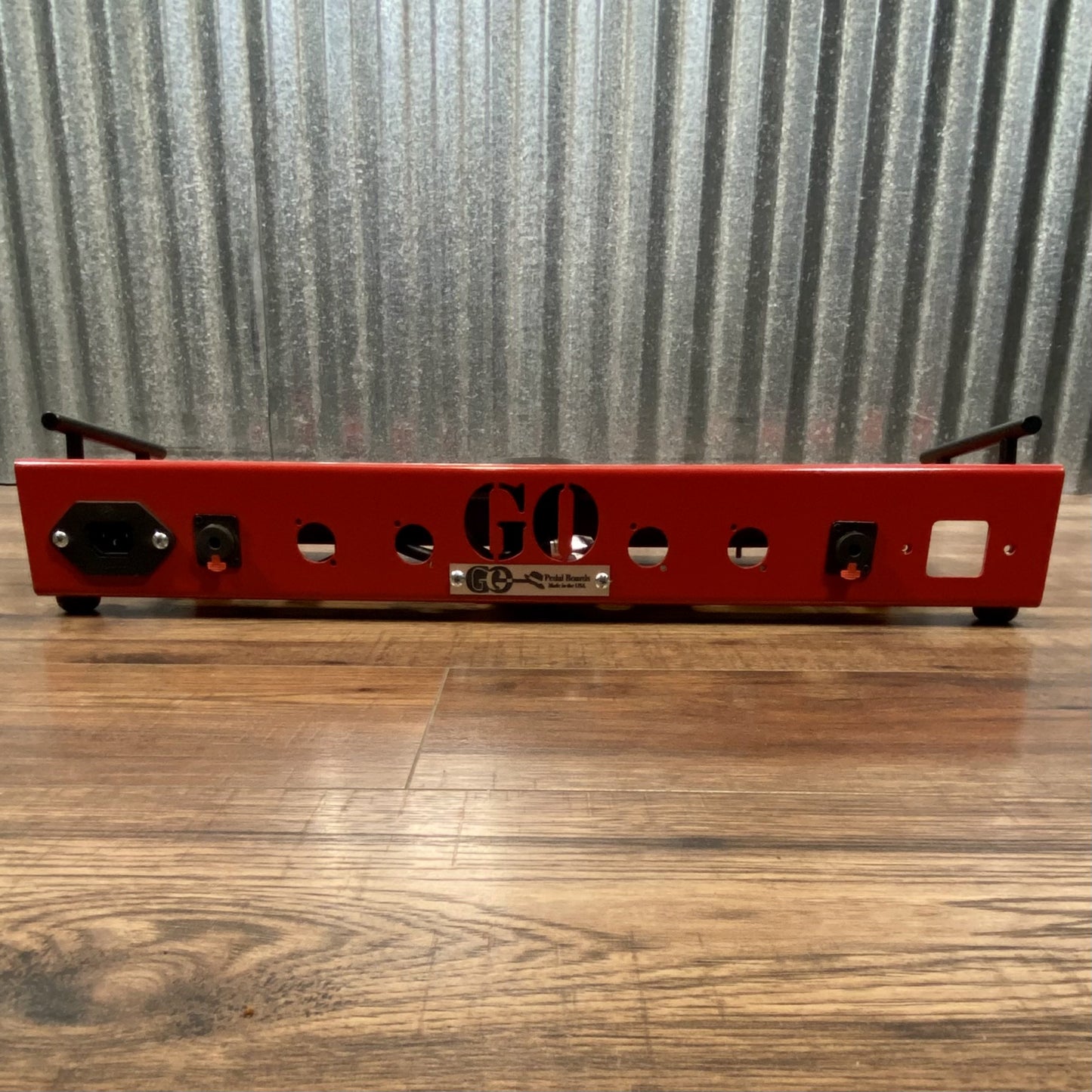 Go Pedalboards Single Tier 24" Guitar Effect Pedalboard & Bag Red Demo
