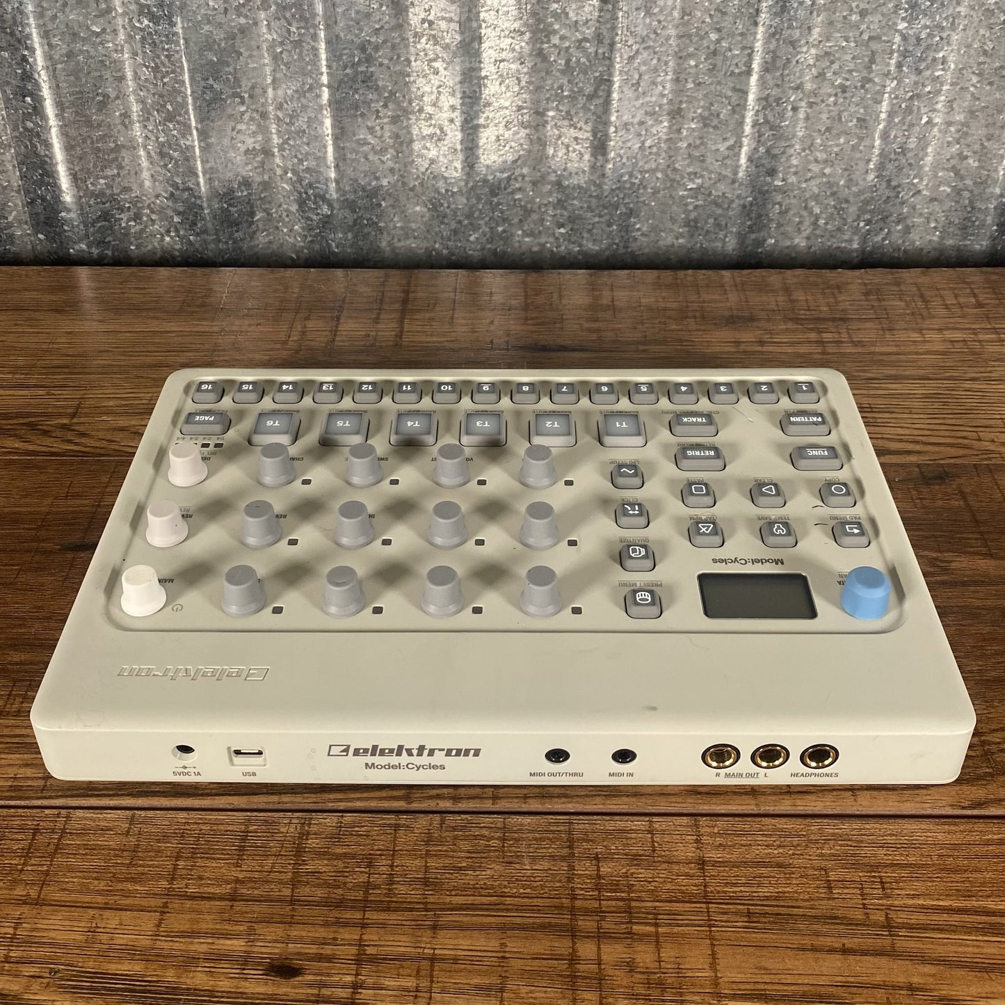 Elektron Model Cycles 6 Track FM Groovebox Synth Drum Machine Used