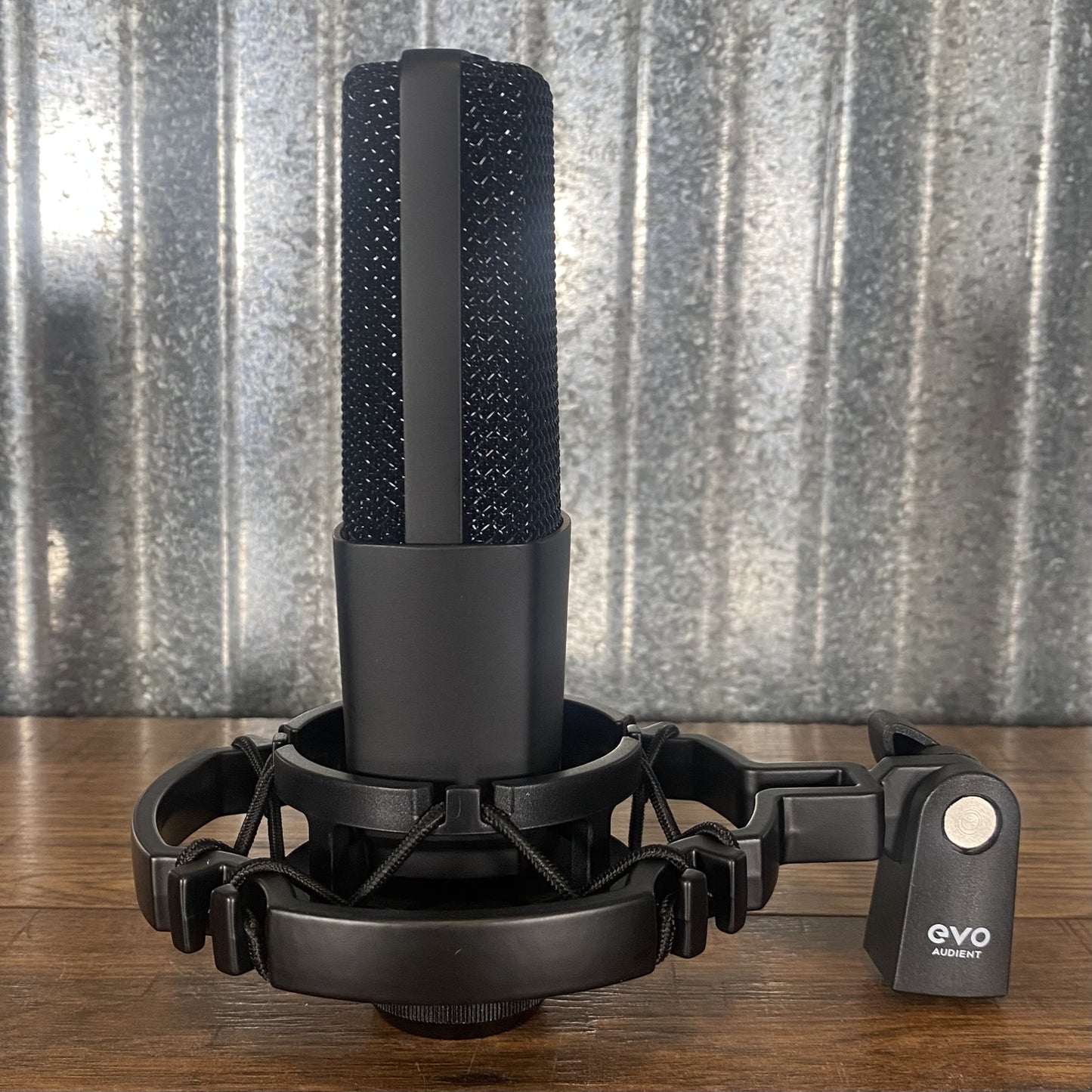 Audient EVO SR1 Studio Condenser Microphone & Shockmount