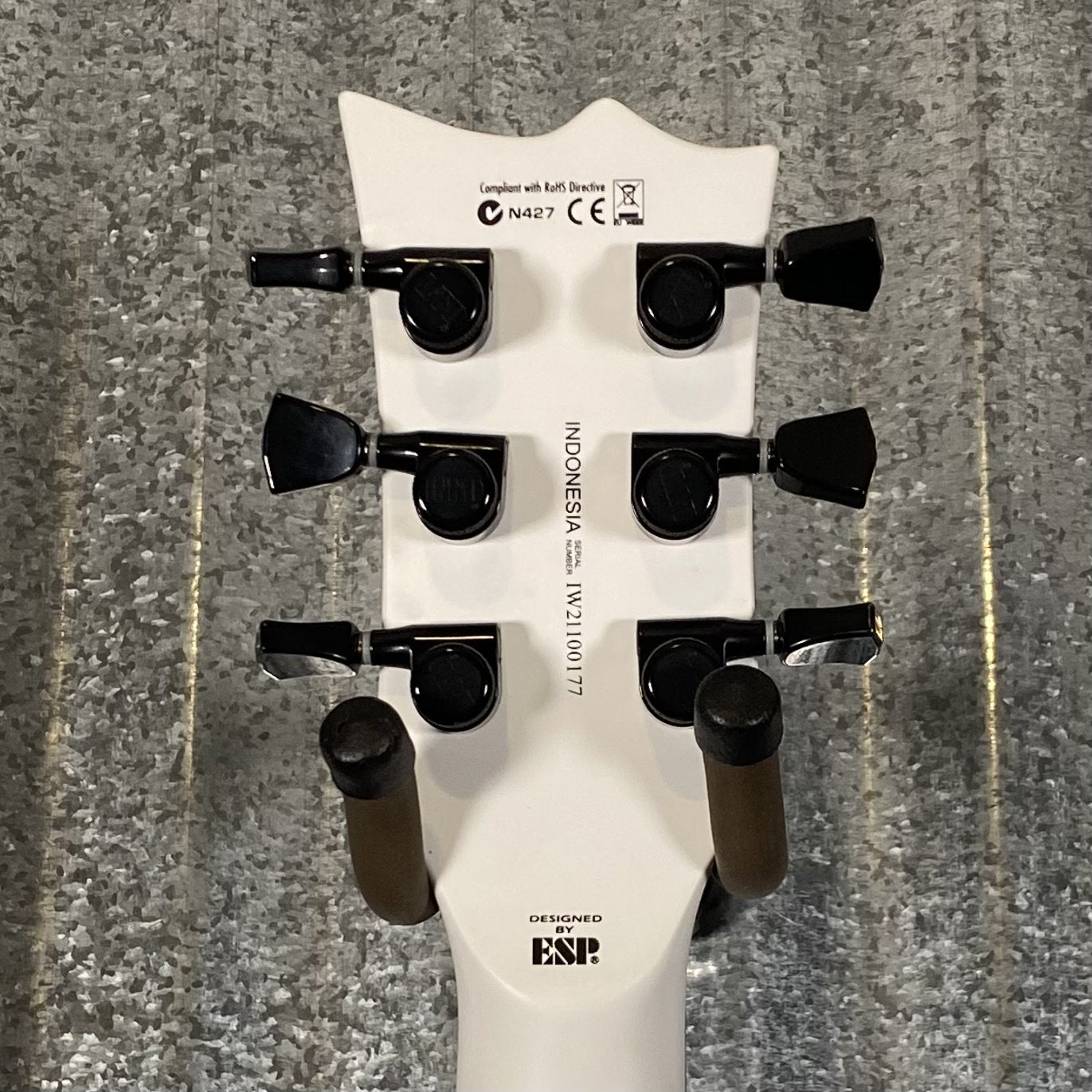 ESP LTD EC Arctic Metal Snow White Satin Guitar ECARMSWS #0177 Used