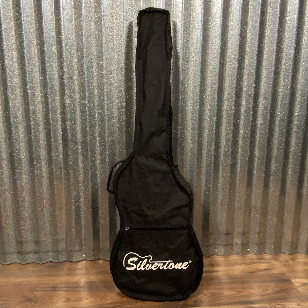 Silvertone SS11 S Style Black Electric Guitar & Bag #0000 Used
