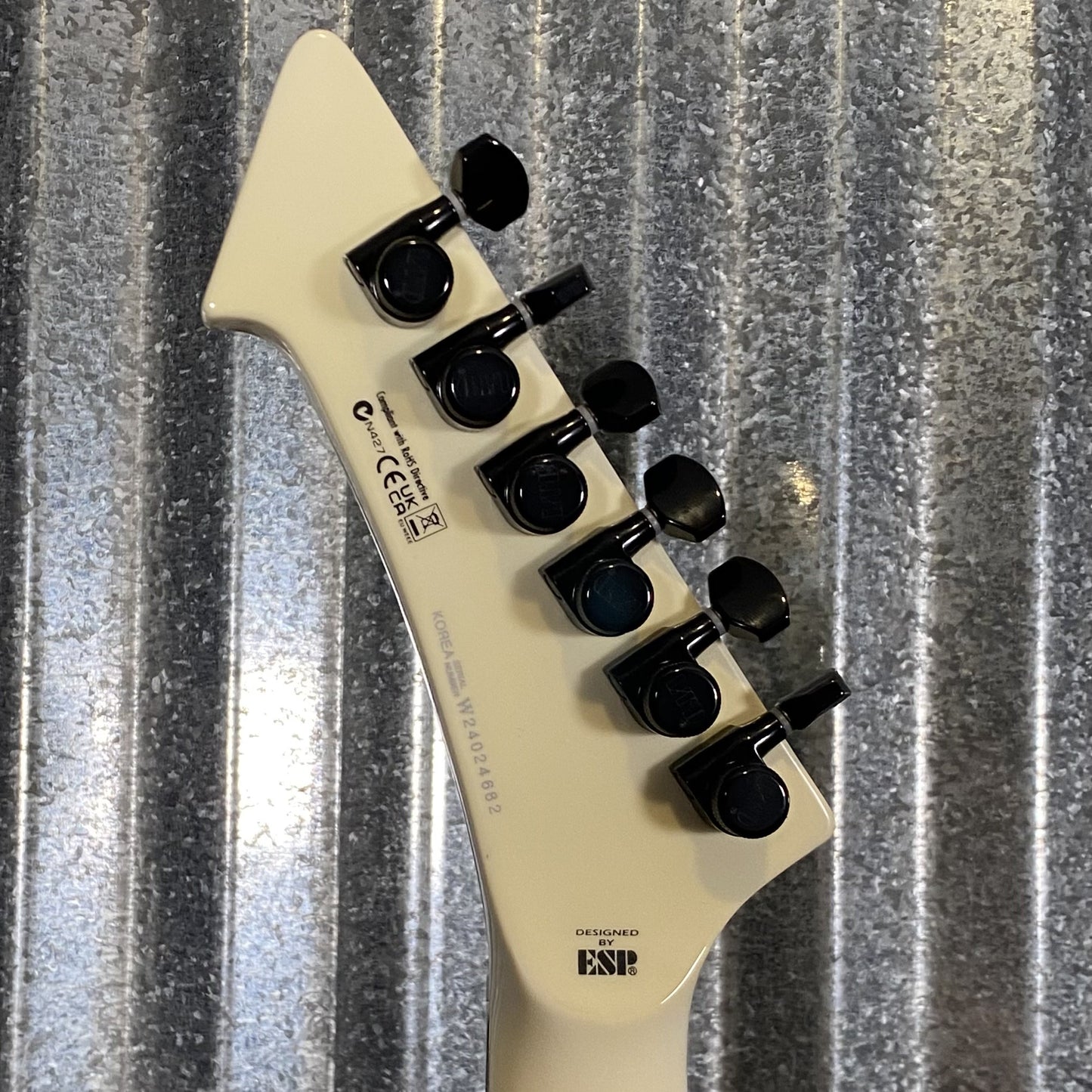 ESP LTD Vulture Jame Hetfield Olympic White Guitar & Case VULTUREOW #4682 Used