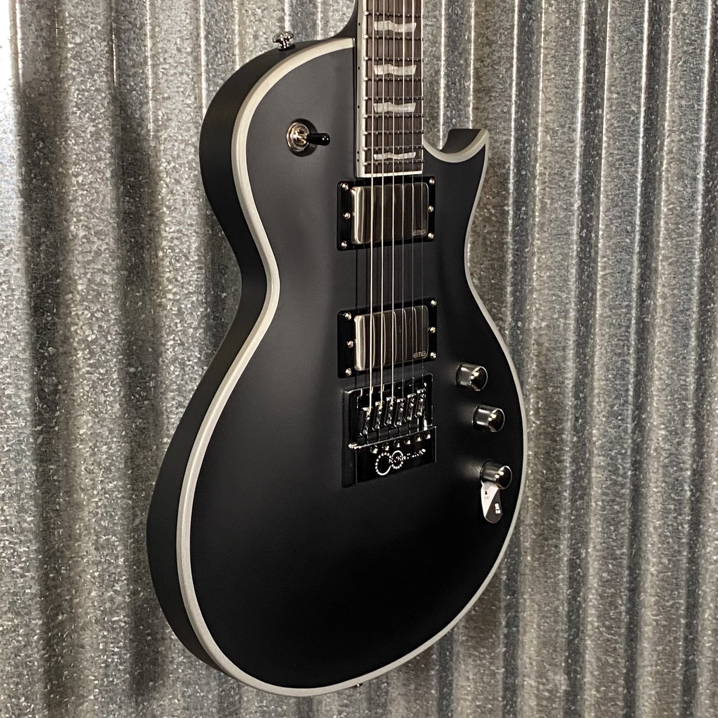 ESP LTD EC-1000 ET Evertune Bold Binding Black Guitar & Case #0622 Used