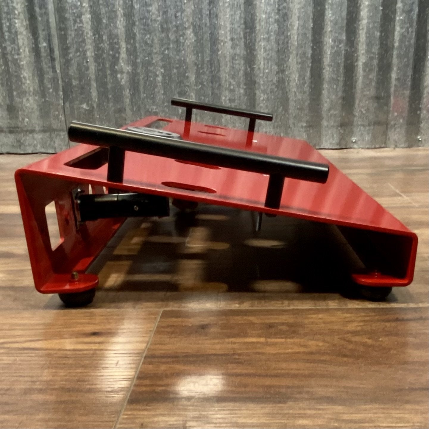 Go Pedalboards Single Tier 24" Guitar Effect Pedalboard & Bag Red Demo