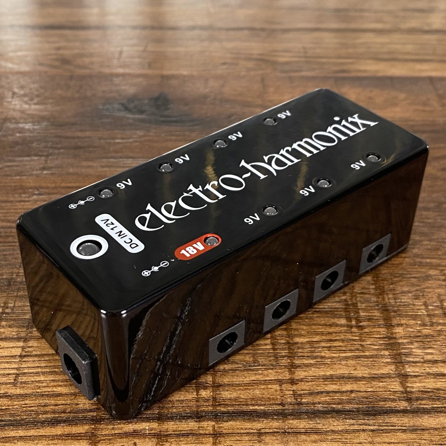 Electro-Harmonix EHX S8 9V 18V Pedalboard Effect Pedal Power Supply