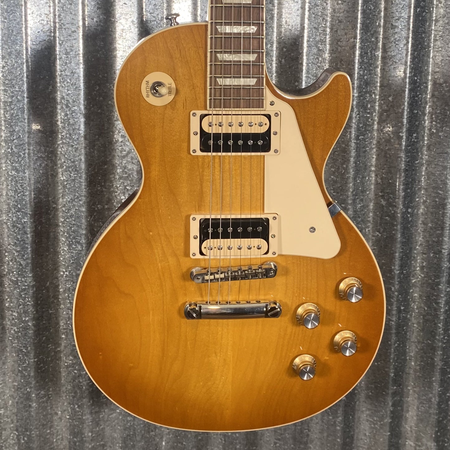Gibson Les Paul Classic Honeyburst Guitar & Case 2022 #0019 Used