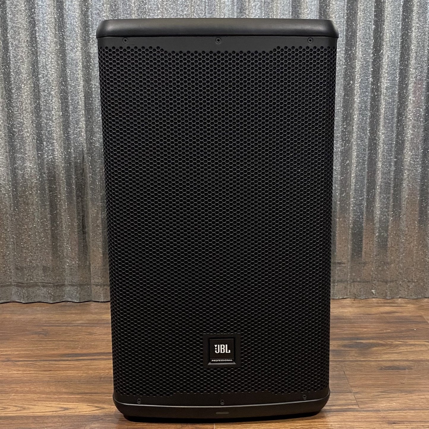 JBL EON712 12" 650 Watt Powered PA Speaker & Cover Pair Used