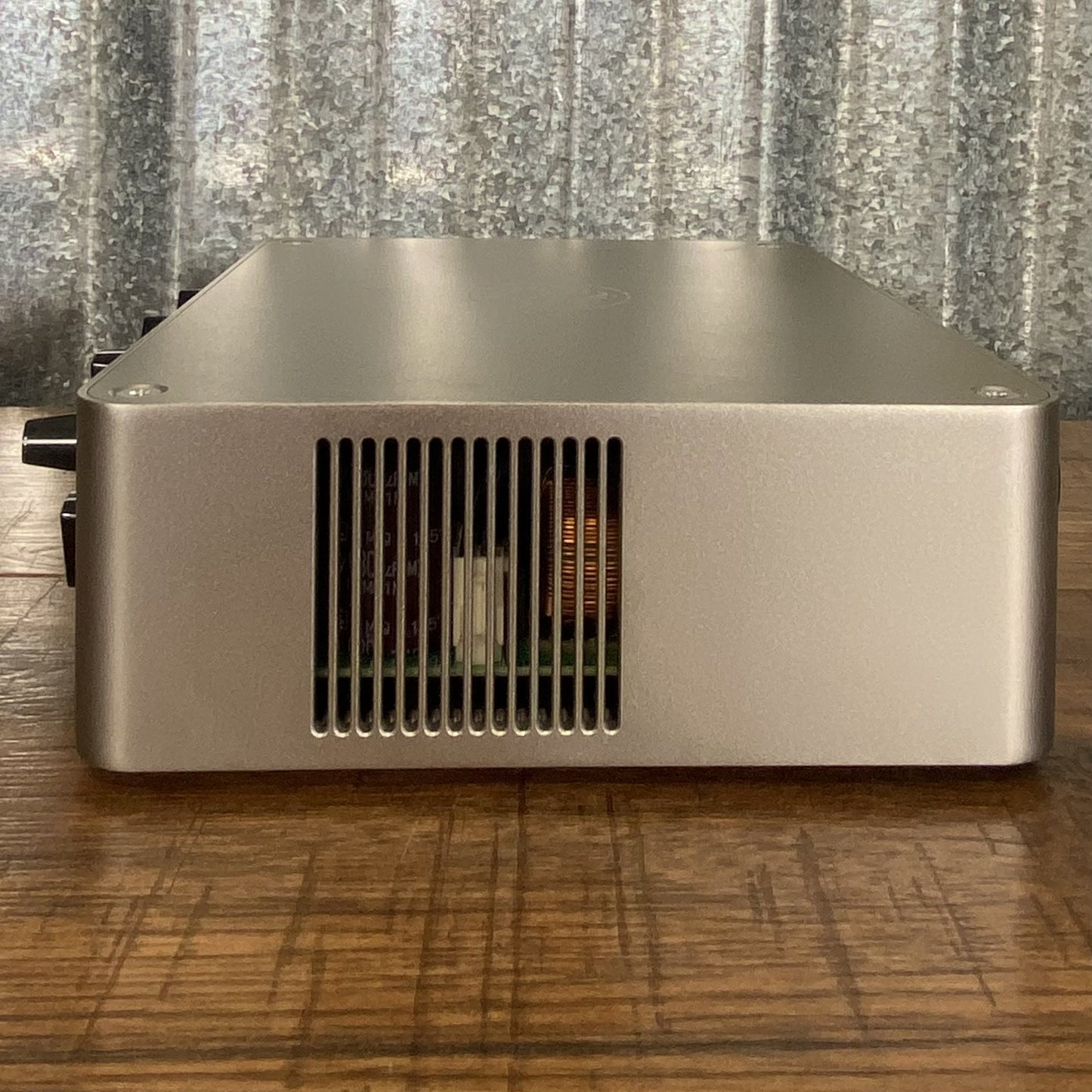 Darkglass E500 Exponent 500 Watt Suite Programmable Bass Amplifier Head Used