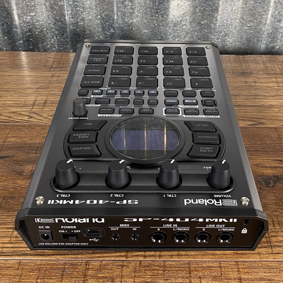 Roland SP-404mkII Linear Wave Sampler and Effector Demo