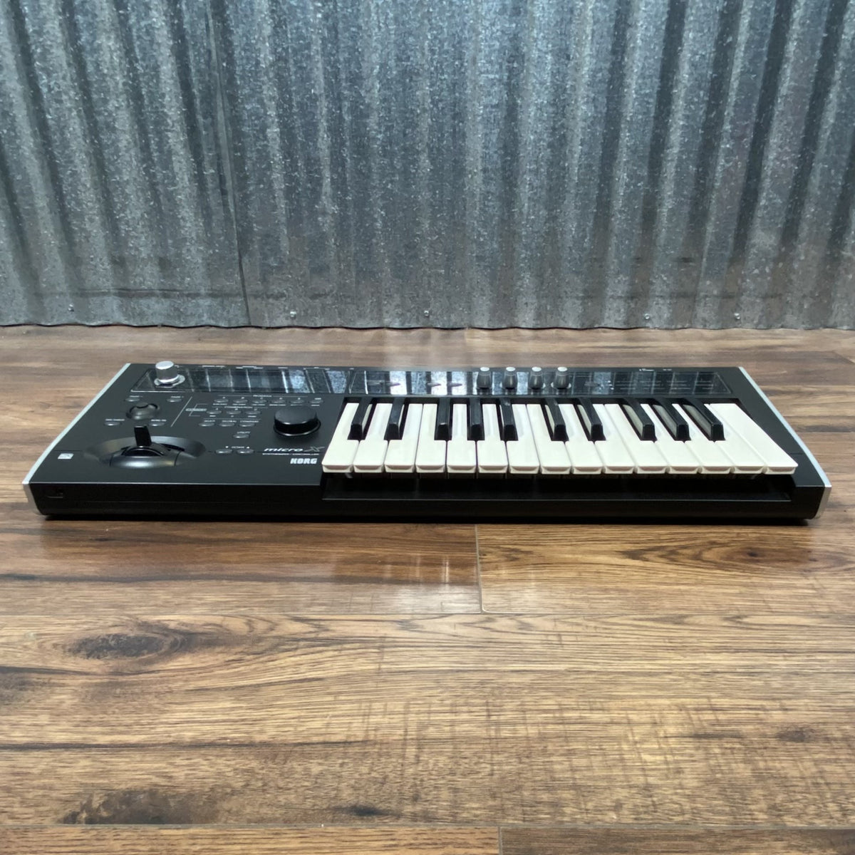 Korg microX 25-Key Synthesizer USB MIDI Controller & Case Used