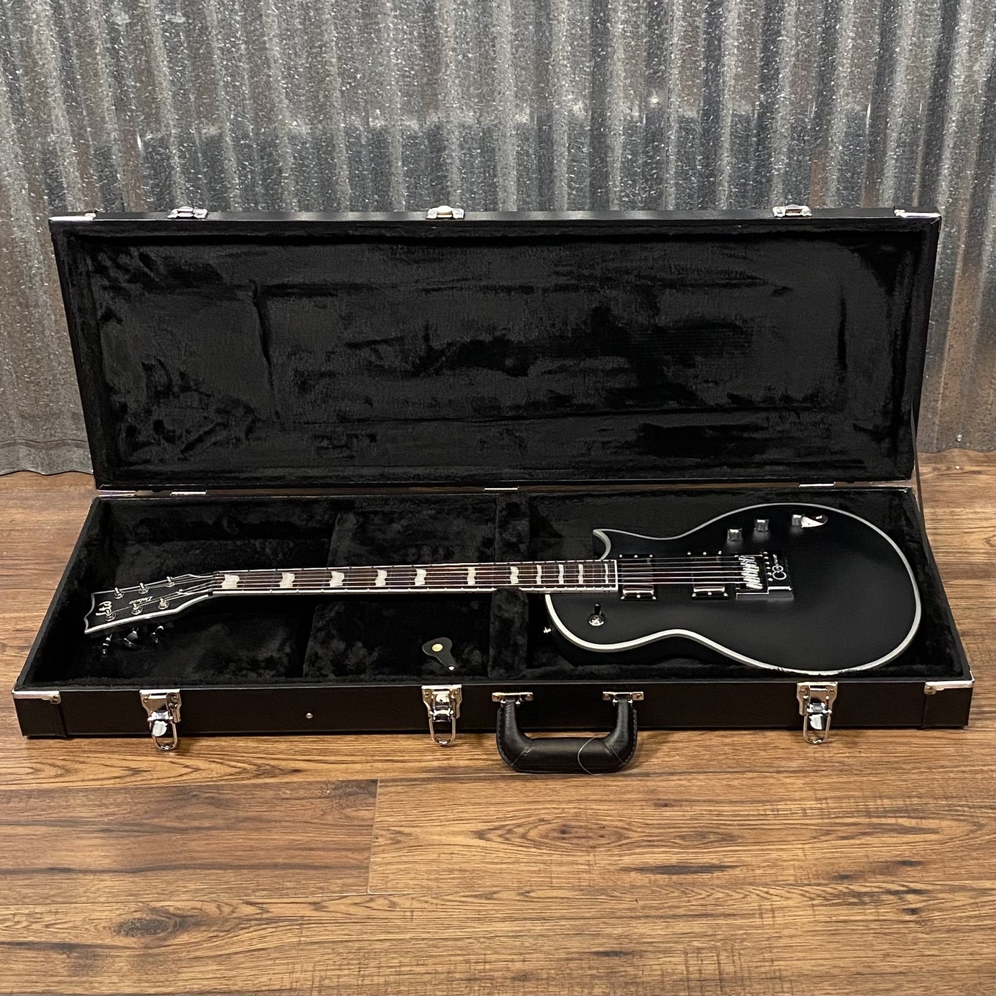 ESP LTD EC-1000 ET Evertune Bold Binding Black Guitar & Case #0622 Used