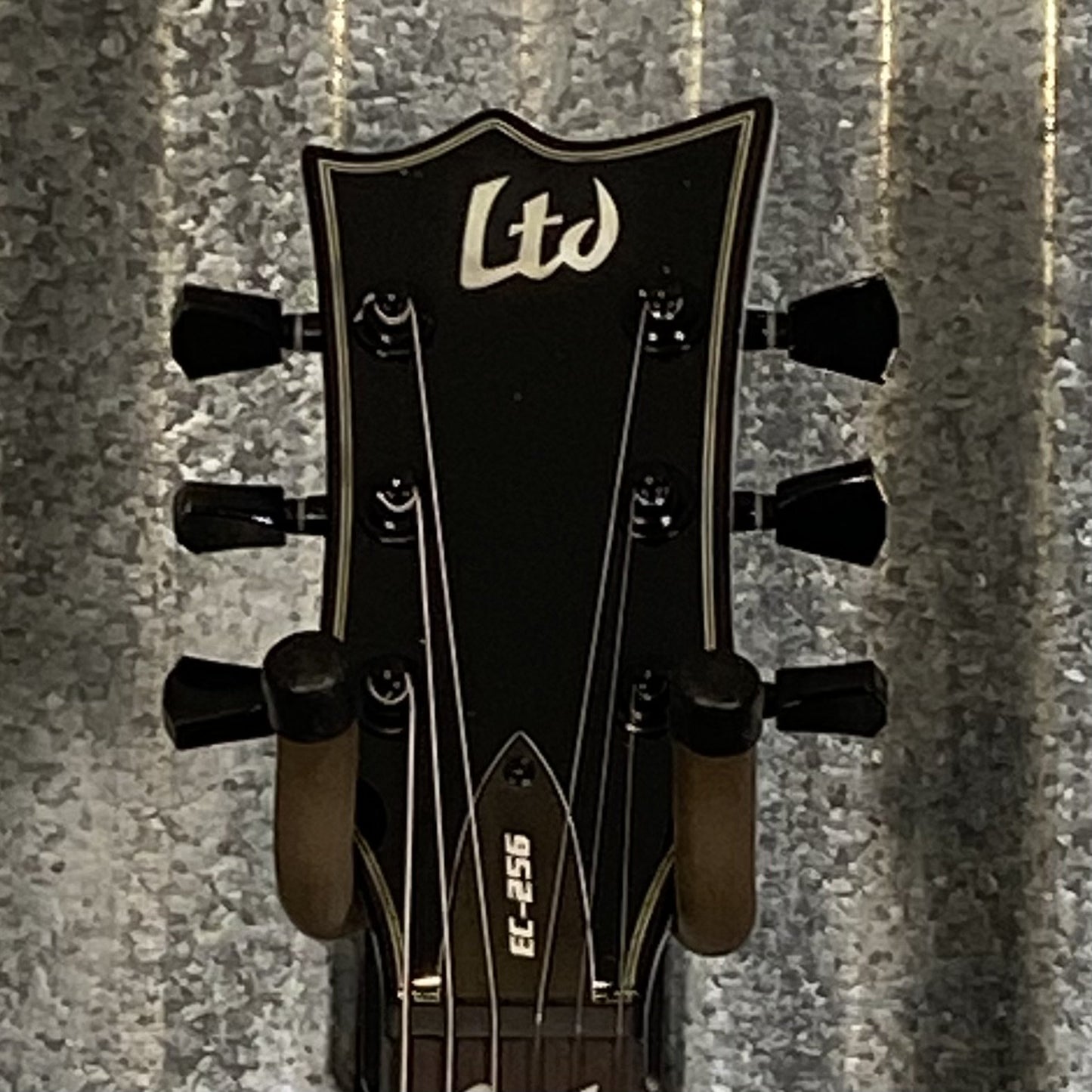 ESP LTD EC-256 Snow White Guitar EC256SW #0579 Used