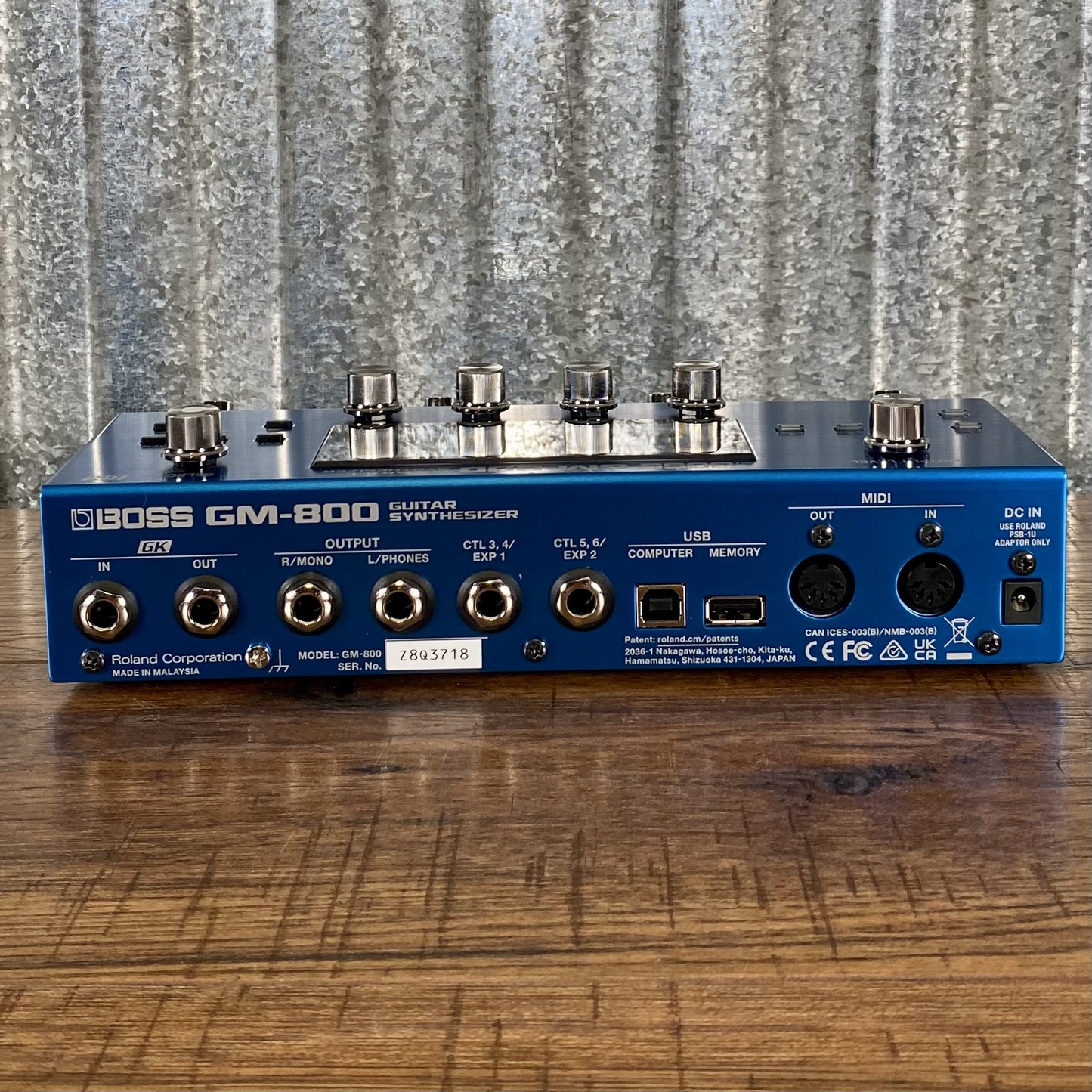 Boss GM-800 Guitar & Bass Synthesizer Effect Pedal Used