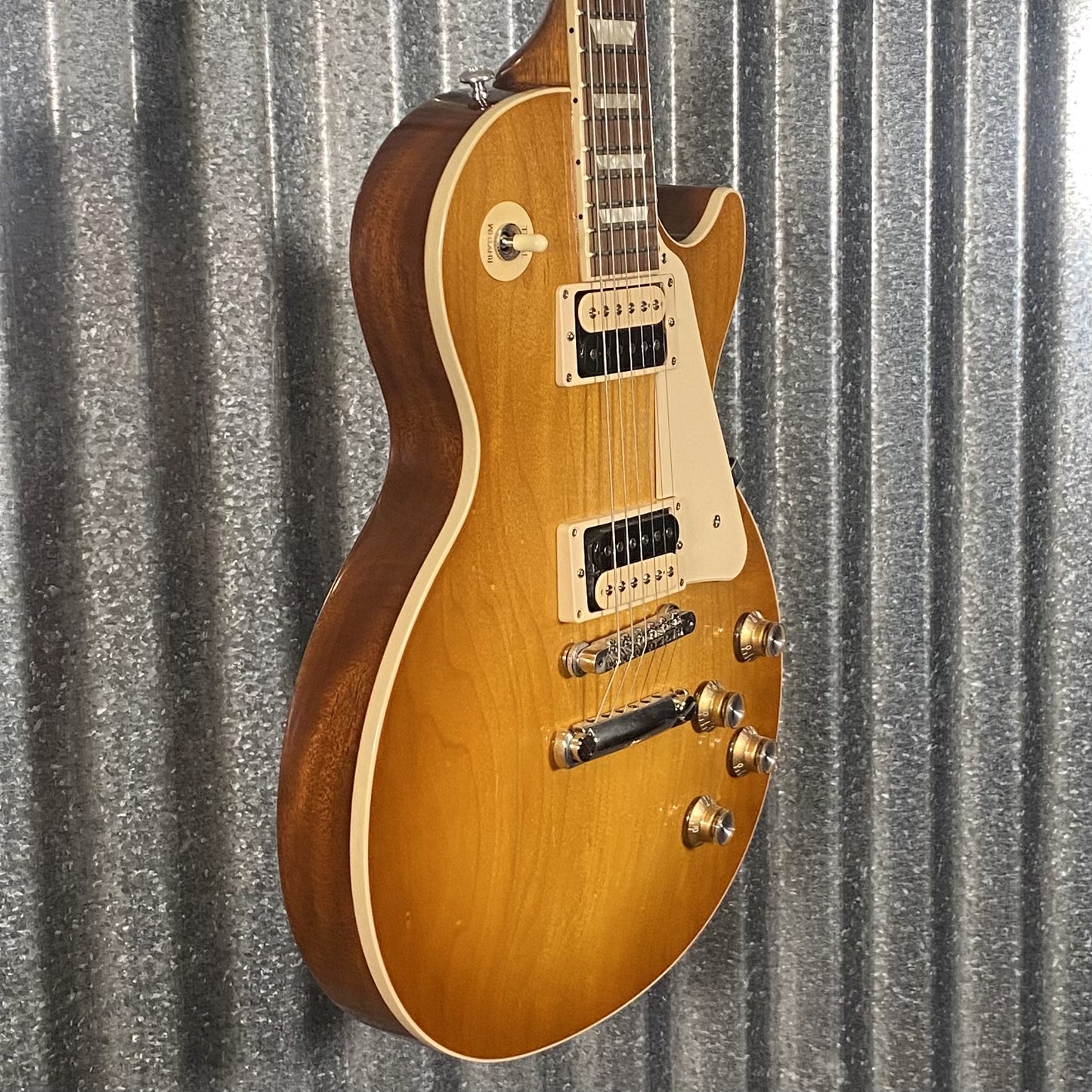 Gibson Les Paul Classic Honeyburst Guitar & Case 2022 #0019 Used