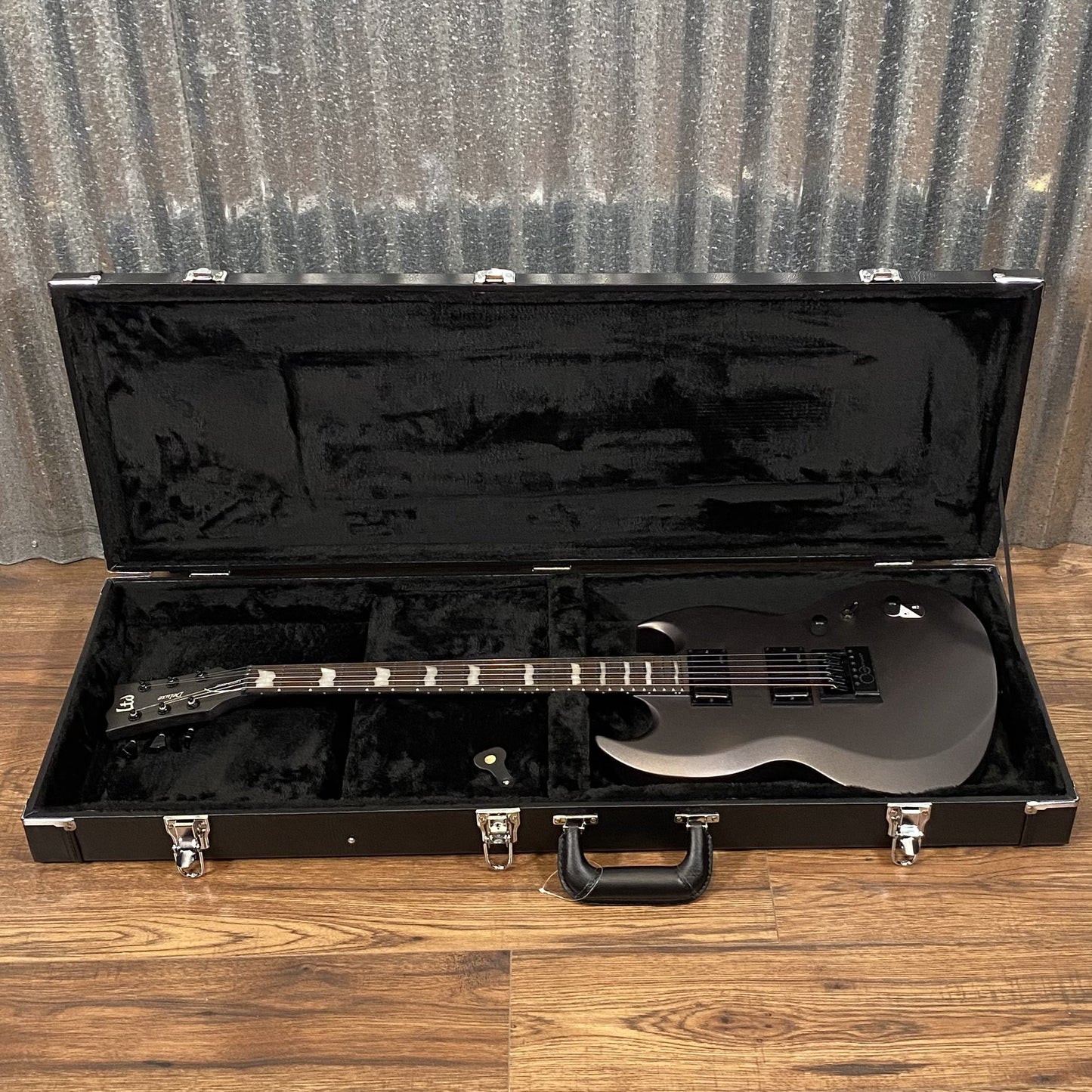 ESP LTD Viper-1000 Evertune Charcoal Metallic Satin EMG Guitar & Case #1512 Used