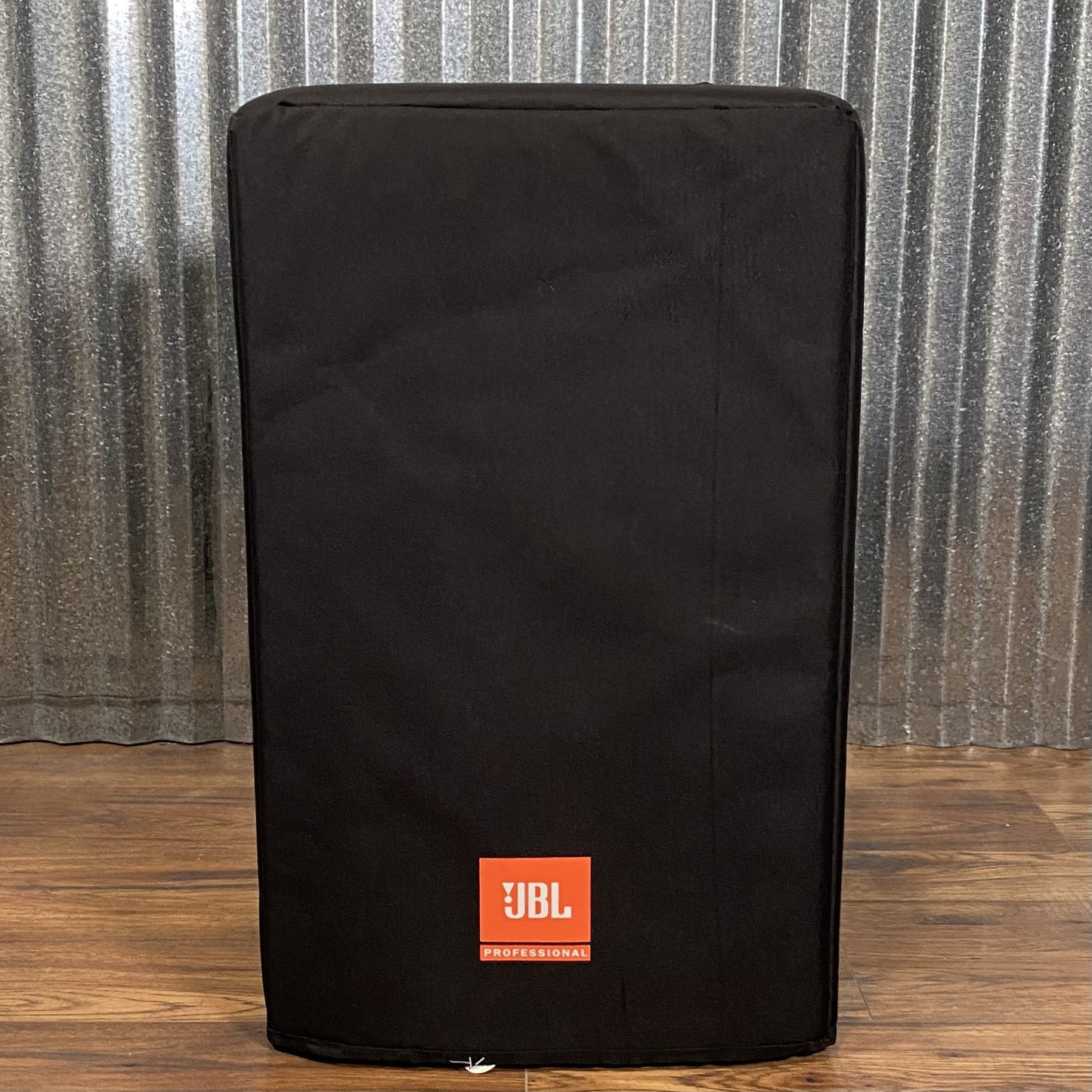 JBL EON712 12" 650 Watt Powered PA Speaker & Cover Pair Used