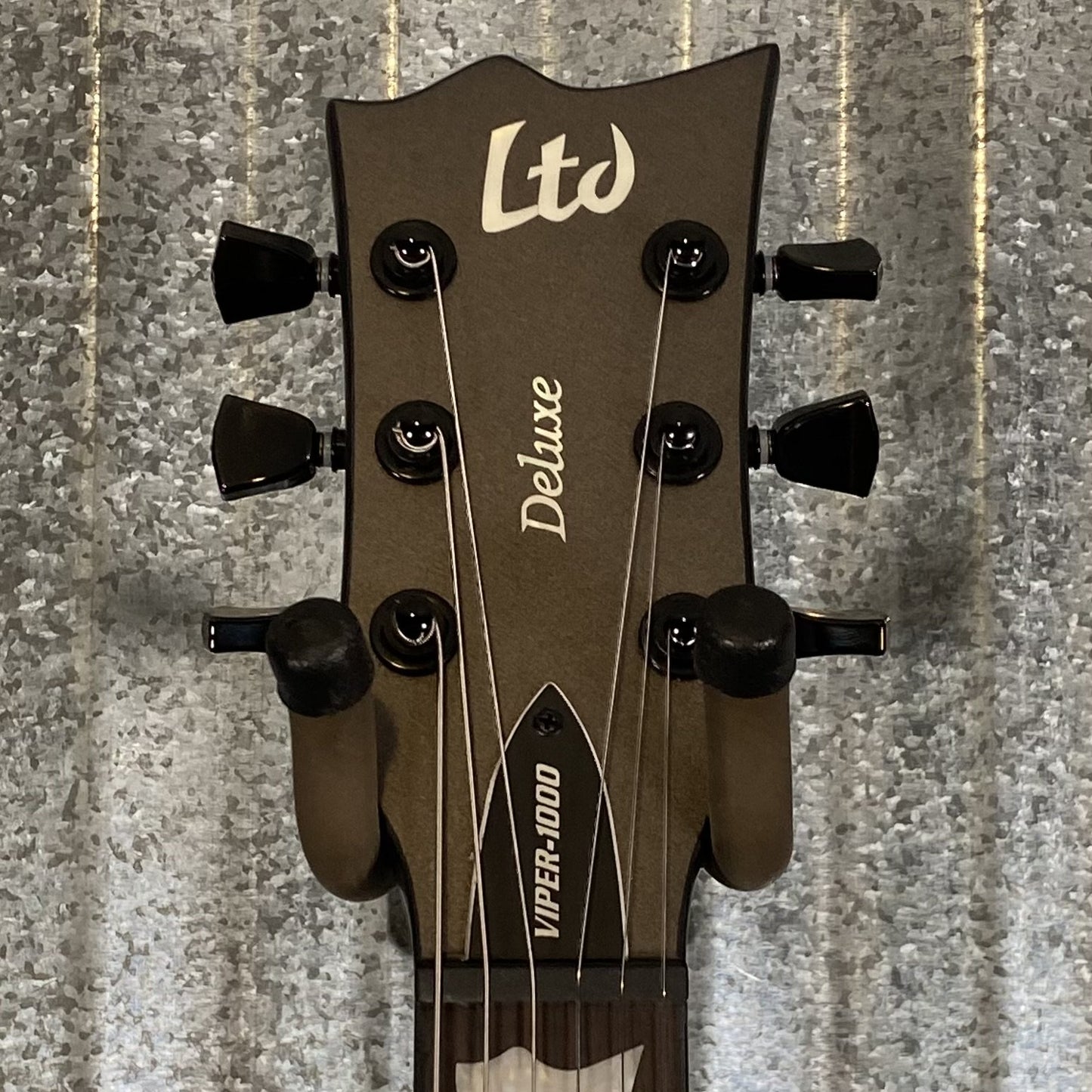 ESP LTD Viper-1000 Evertune Charcoal Metallic Satin EMG Guitar & Case #1512 Used