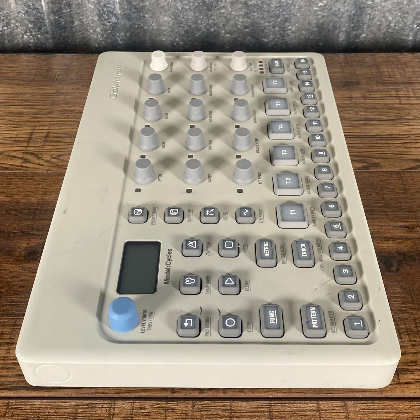 Elektron Model Cycles 6 Track FM Groovebox Synth Drum Machine Used