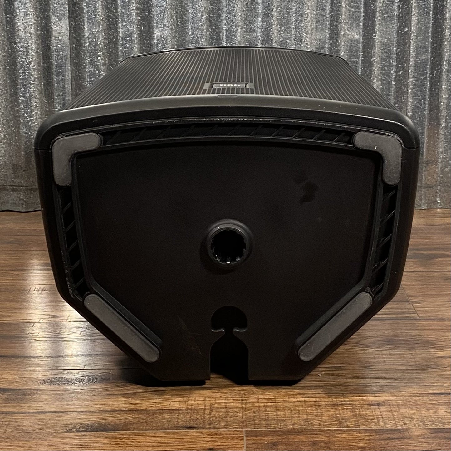JBL EON715 15" 650 Watt Powered PA Speaker & Cover Used