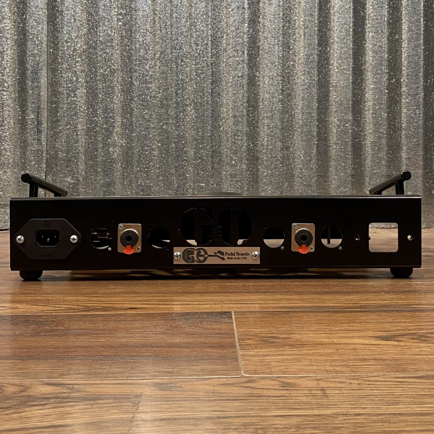 Go Pedalboards SIngle Tier 18" Guitar Effect Pedalboard & Bag Black Demo