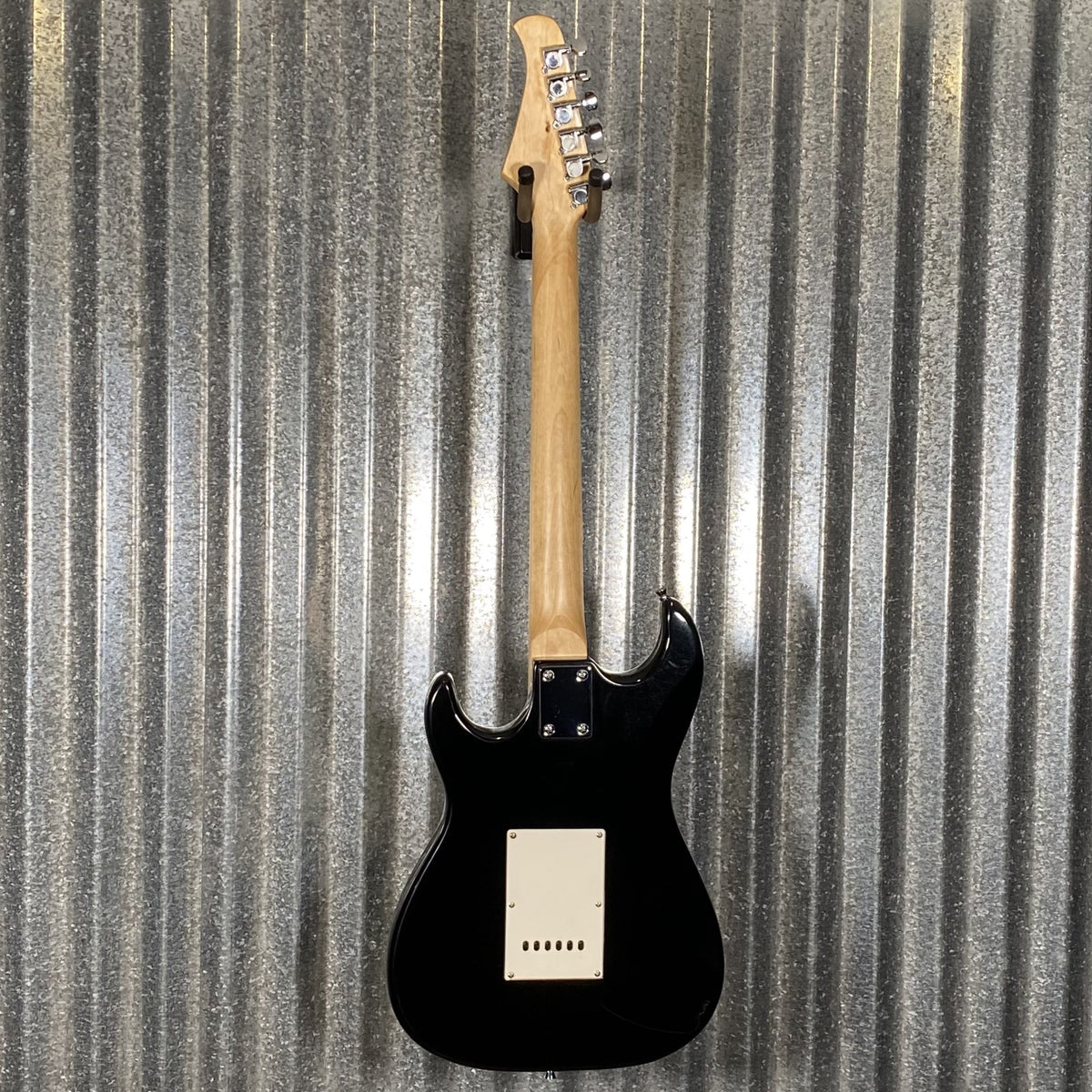 Silvertone SS11 S Style Black Electric Guitar & Bag #0000 Used