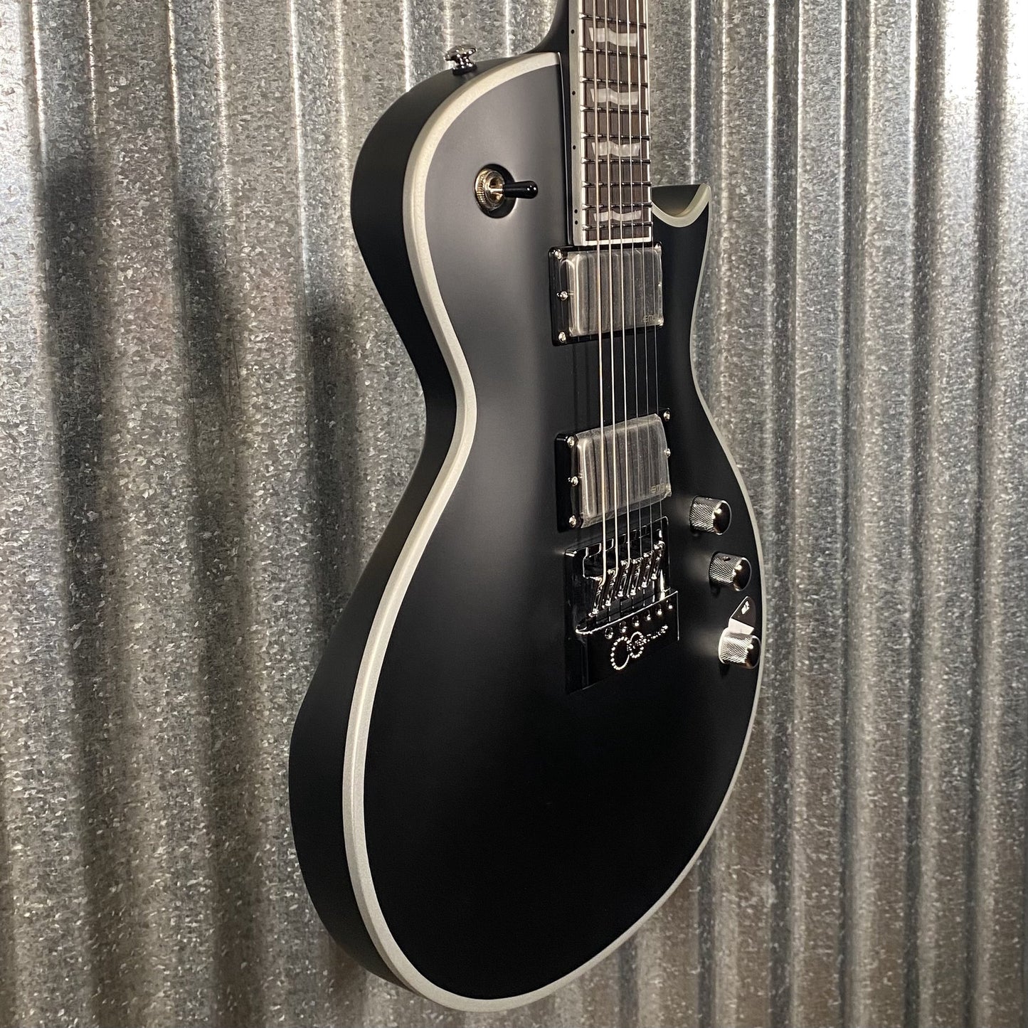ESP LTD EC-1000 ET Evertune Bold Binding Black Guitar EC1000ETBBBLKS #0331 Used