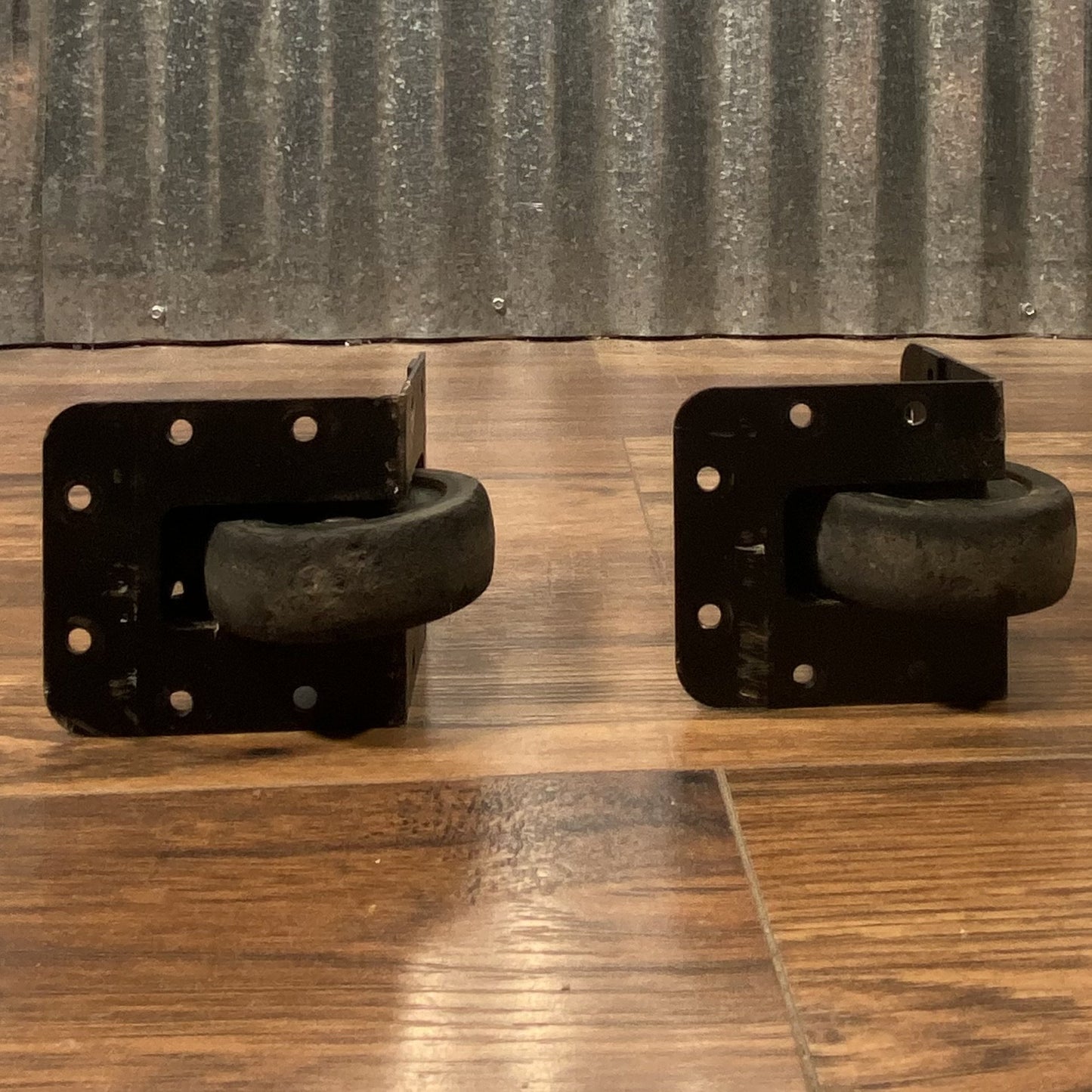 Eden XST Bass Speaker Cabinet Bottom Tilt Dolly Wheel Set Used