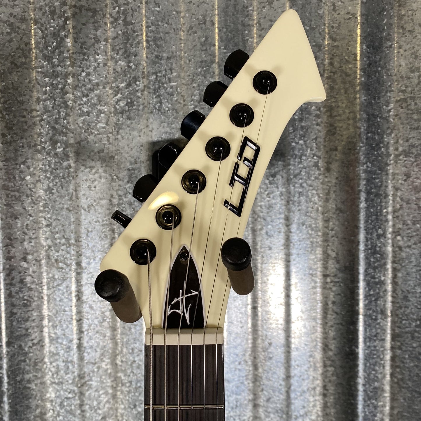 ESP LTD Vulture Jame Hetfield Olympic White Guitar & Case VULTUREOW #4698 Used