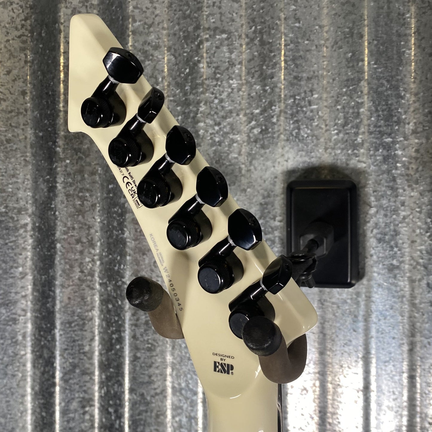 ESP LTD Vulture Jame Hetfield Olympic White Guitar & Case VULTUREOW #0345 Used