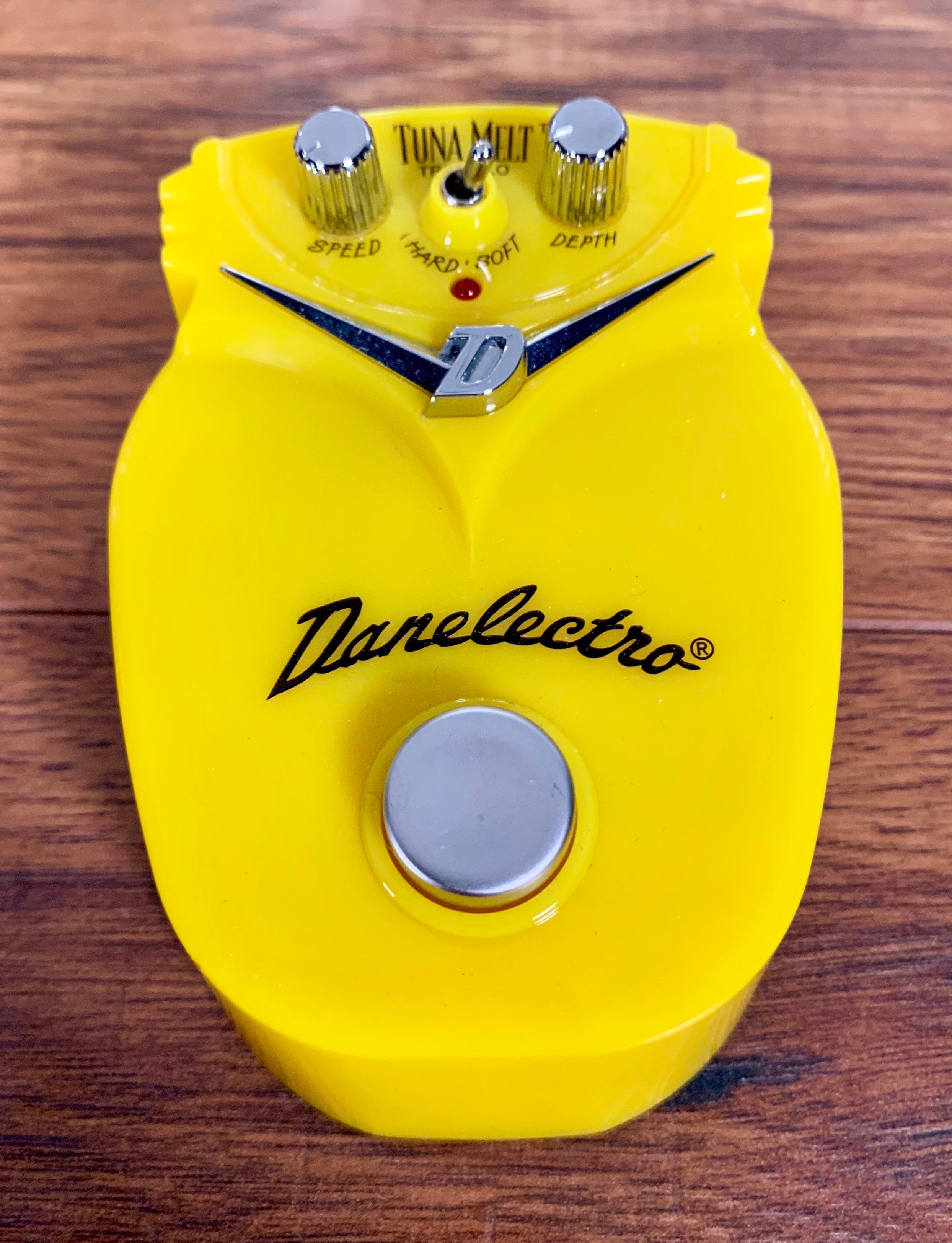 Danelectro tuna melt deals tremolo