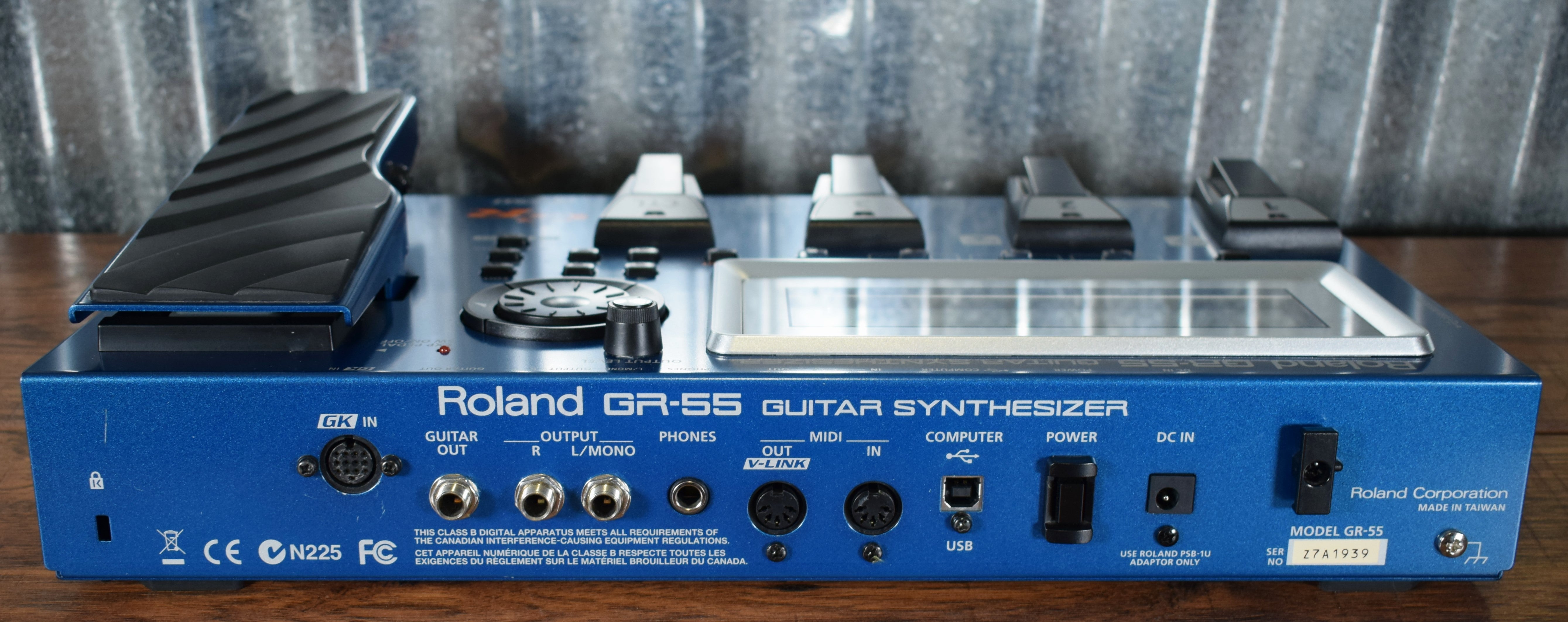 Roland GR-55 Guitar Synthesizer Effect Pedal Blue Used – Specialty