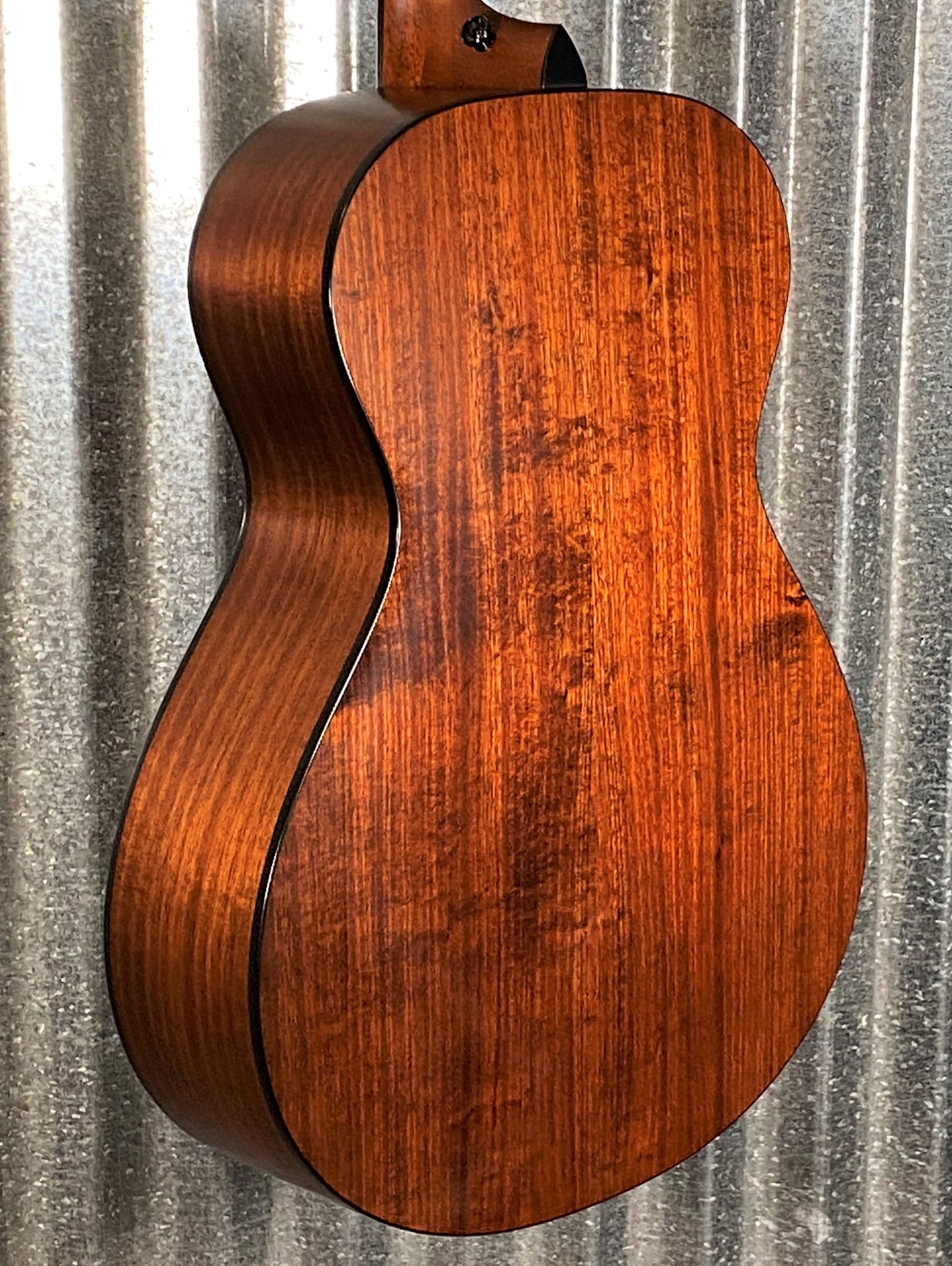 Taylor 322 Grand Concert Tropical Mahogany Edgeburst Acoustic Guitar & Case #0055 Used