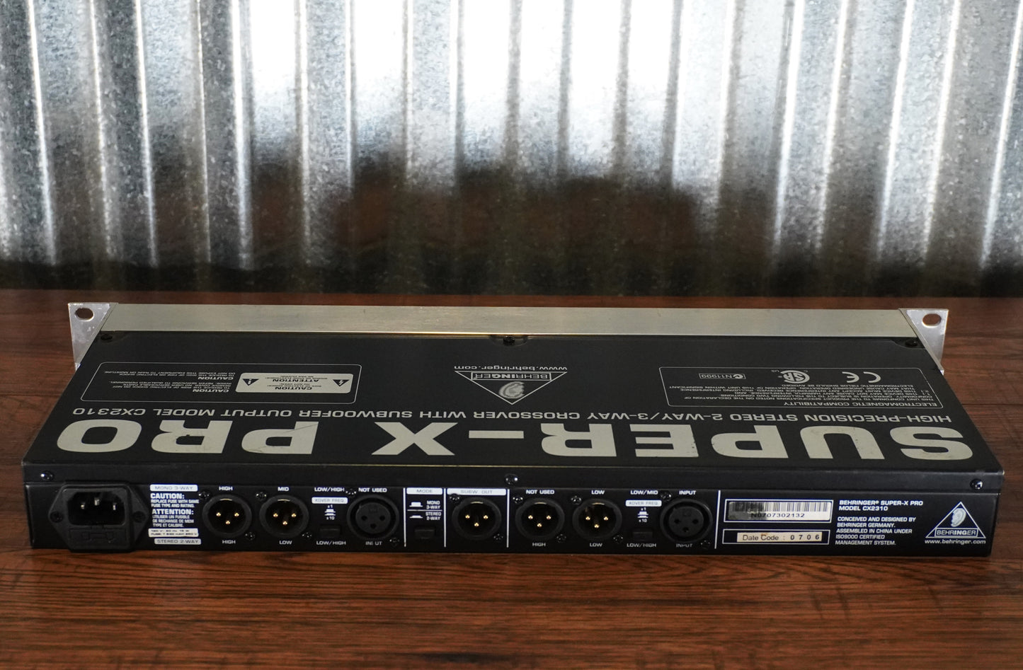 Behringer Super-X Pro CX2310 Stereo 2-Way/Mono 3-Way Crossover Rackmount Used
