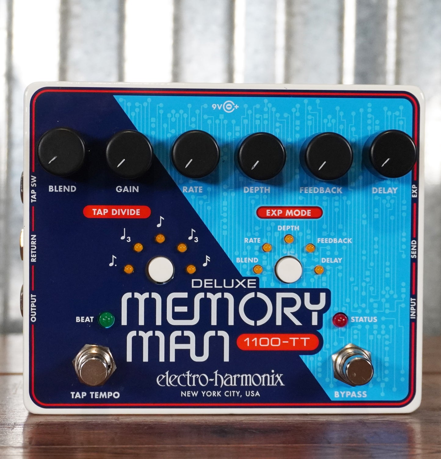 Electro-Harmonix EHX Deluxe Memory Man 1100-TT Analog Delay Guitar Effect Pedal