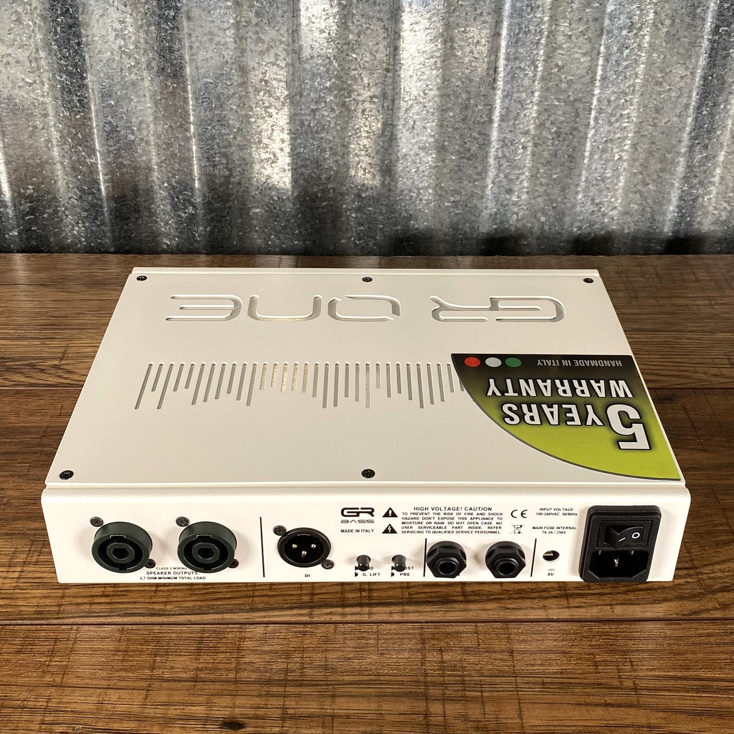 GR Bass ONE 800 Watt Compact Bass Amplifier Head White