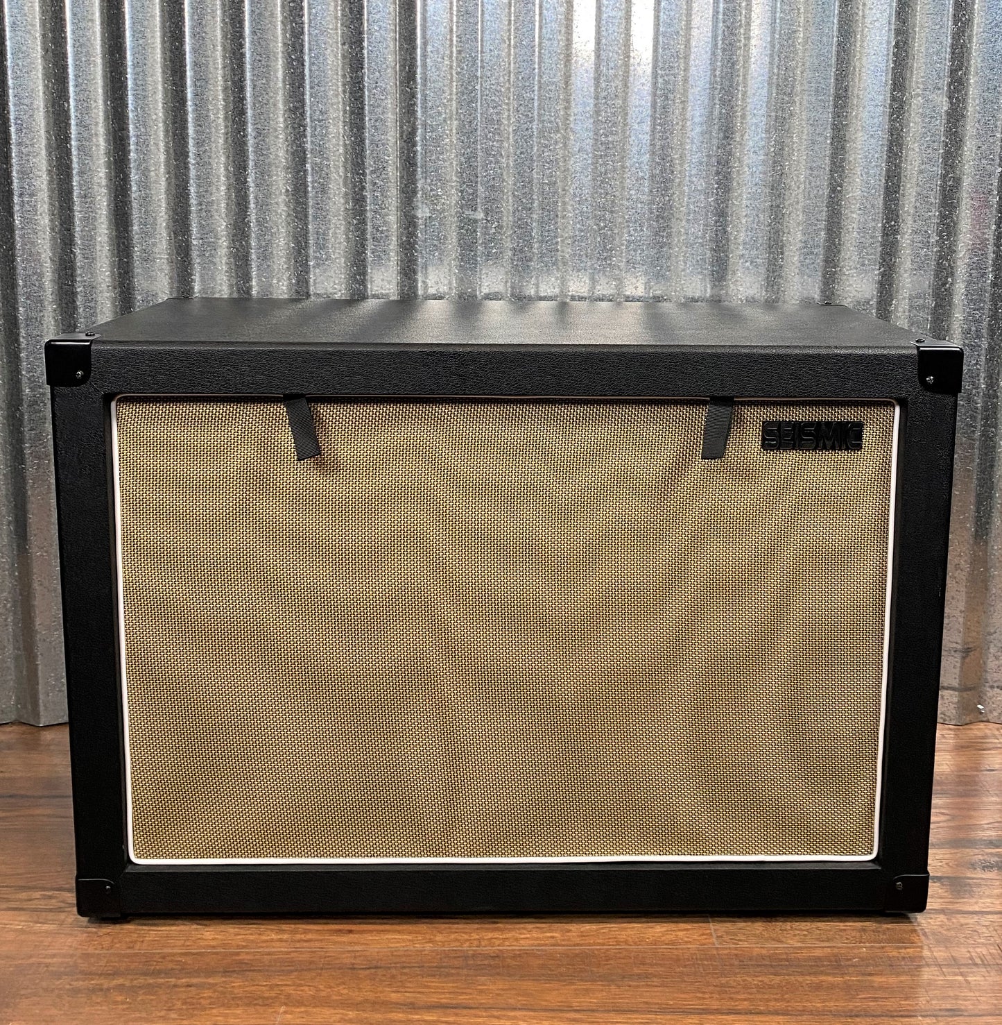 Seismic Audio Contemporary Empty 2x12" Guitar Amplifier Speaker Cabinet Black/Wheat Used