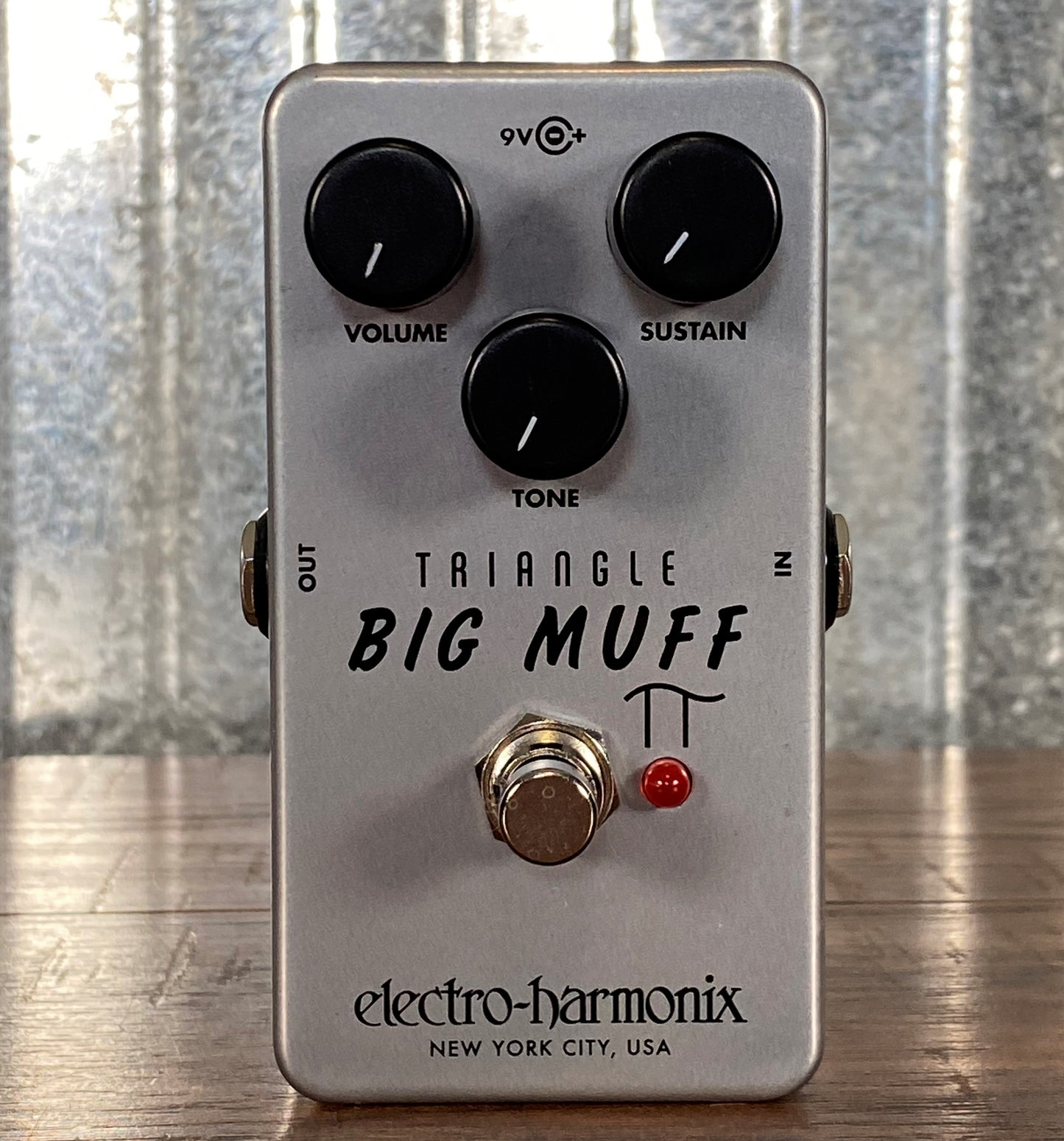 Electro-Harmonix EHX Triangle Buff Big Muff Pi Reissue Distortion Guitar Effect Pedal