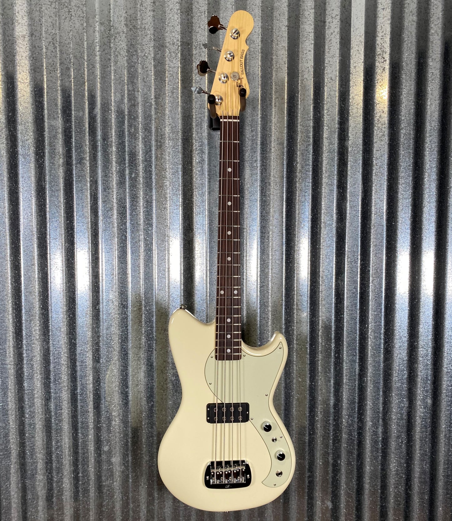 G&L USA Custom Fallout 4 String Short Scale Bass Vintage White & Bag #8044