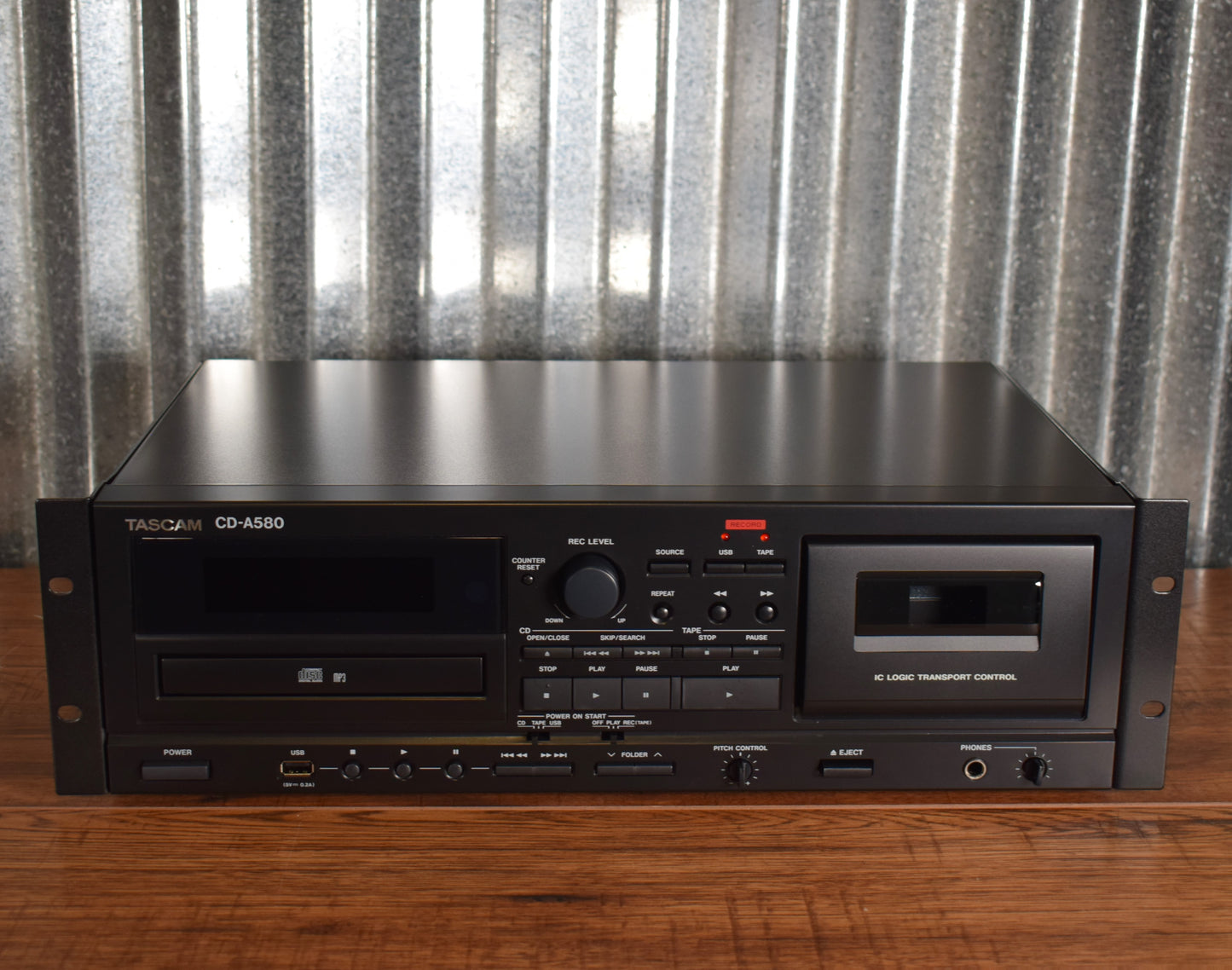 Tascam CD-A580 Rack Mount CD Cassette MP3 Player Recorder B Stock