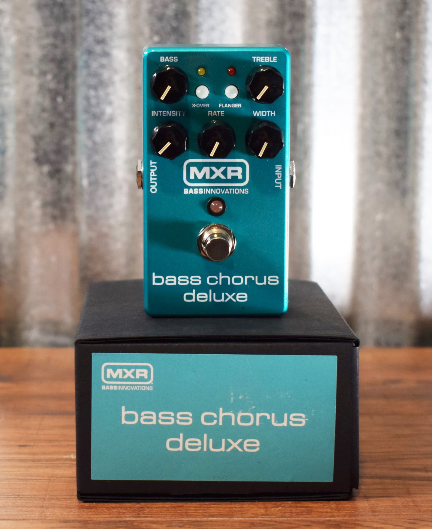 Dunlop MXR M83 Bass Chorus Deluxe Effect Pedal B Stock