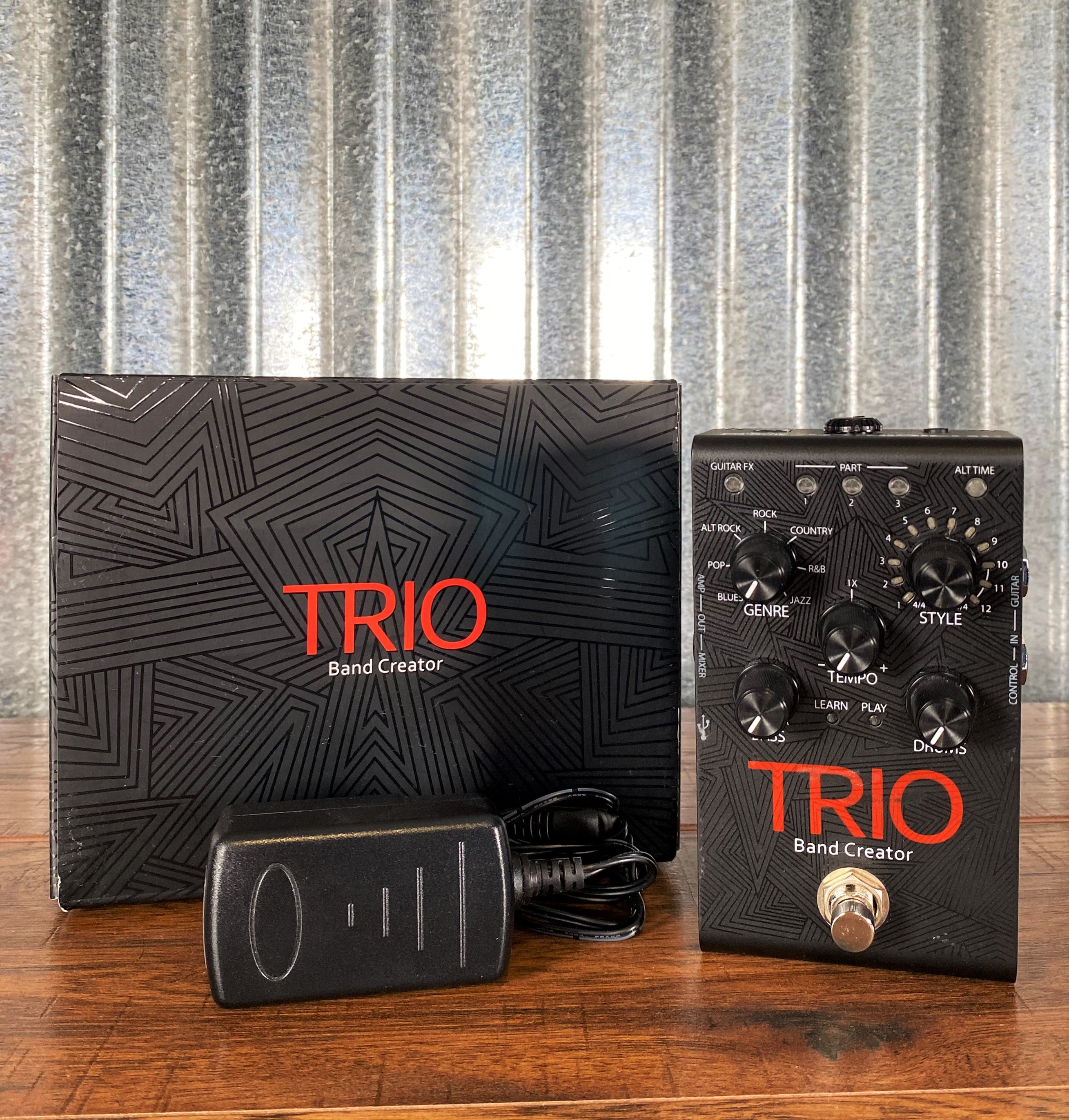 DigiTech Trio Band Creator TRIO-V-01 Drum Machine & Backing Track