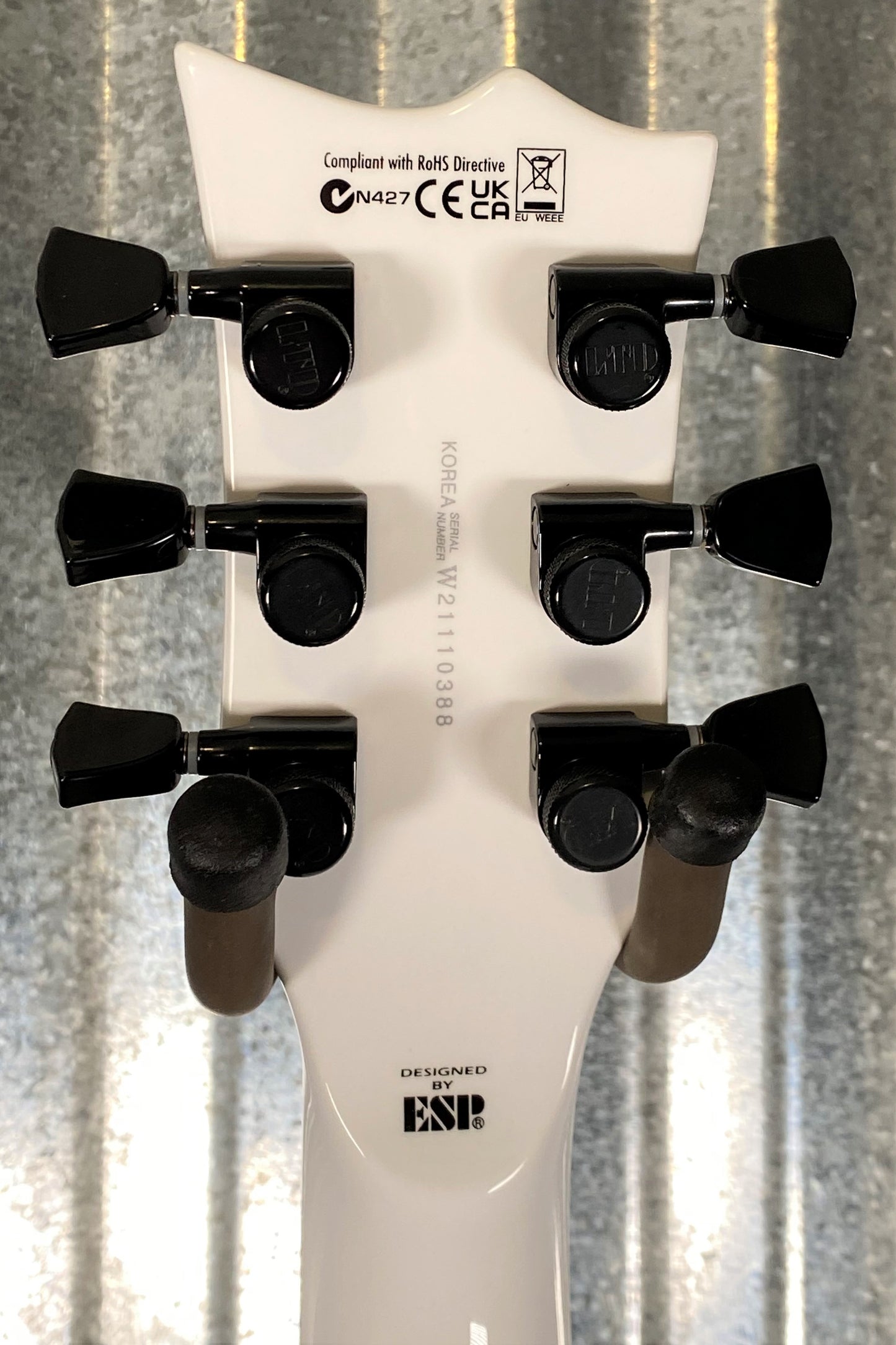 ESP LTD Iron Cross James Hetfield Snow White Guitar & Case LIRONCROSSSW #0388 Used